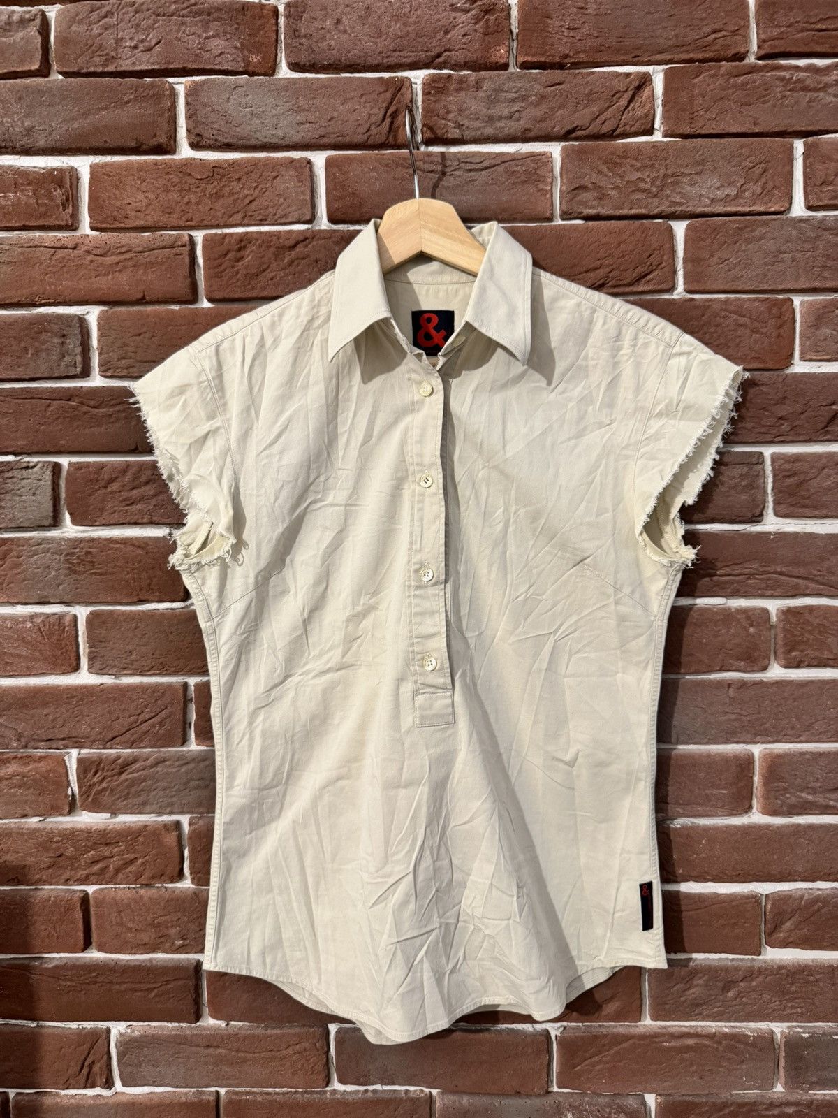 Dolce & Gabbana Vintage Dolce&Gabbana Y2K Sleeveless Beige T-shirt 40IT Size S / US 4 / IT 40 - 1 Thumbnail