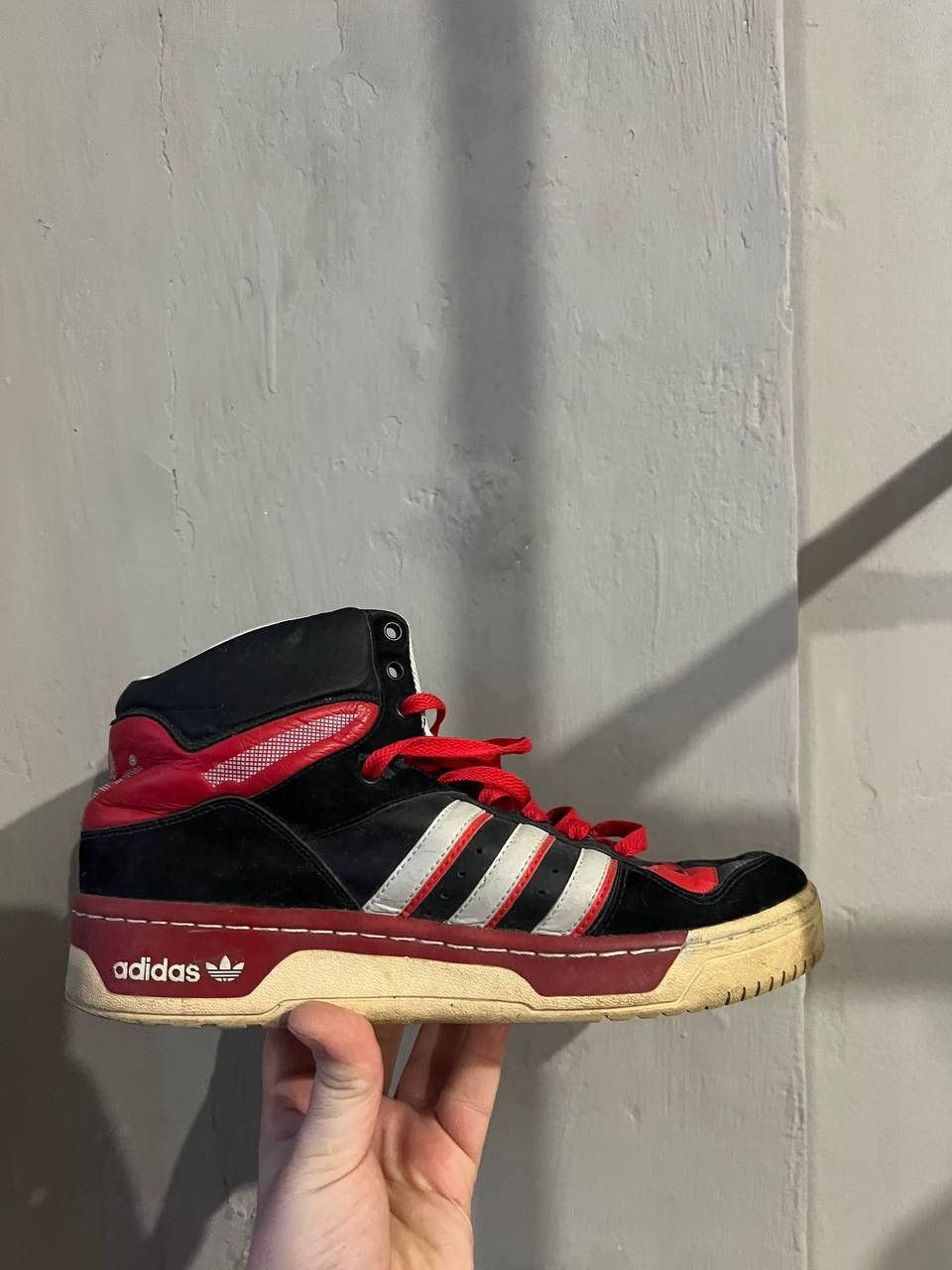 Adidas LIMITED EDITION NBA ADIDAS ORIGINALS METRO ATTITUDE SIZE 9 Size US 9 / EU 42 - 3 Thumbnail