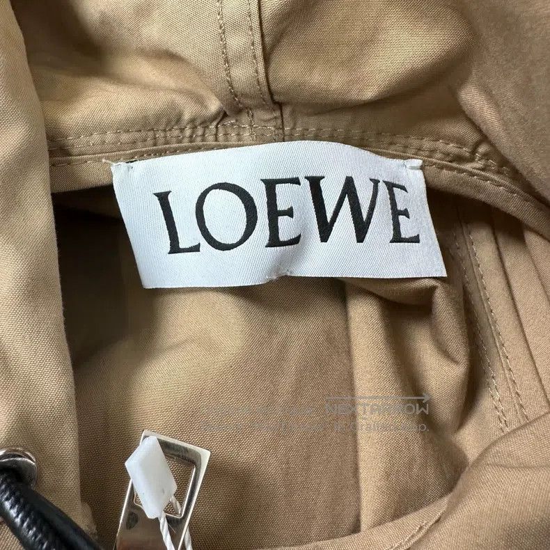 Loewe Loewe Khaki Patch Leather Sleeve Classic Logo Windbreaker Size XS / US 0-2 / IT 36-38 - 4 Thumbnail