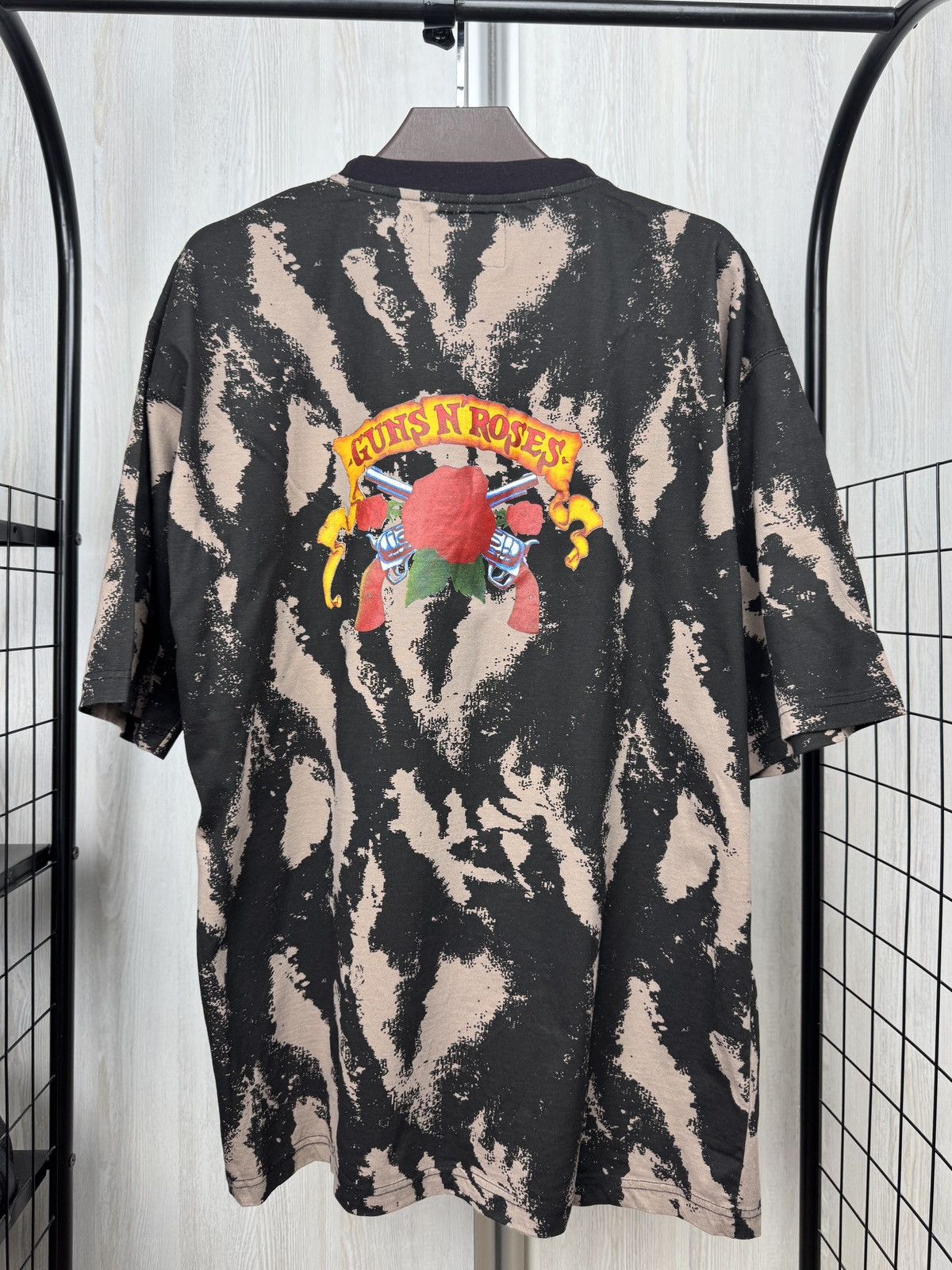 Brockum New Vintage Guns N Roses 1993 Licensed Brockum band T-shirt Size US XL / EU 56 / 4 - 2 Thumbnail