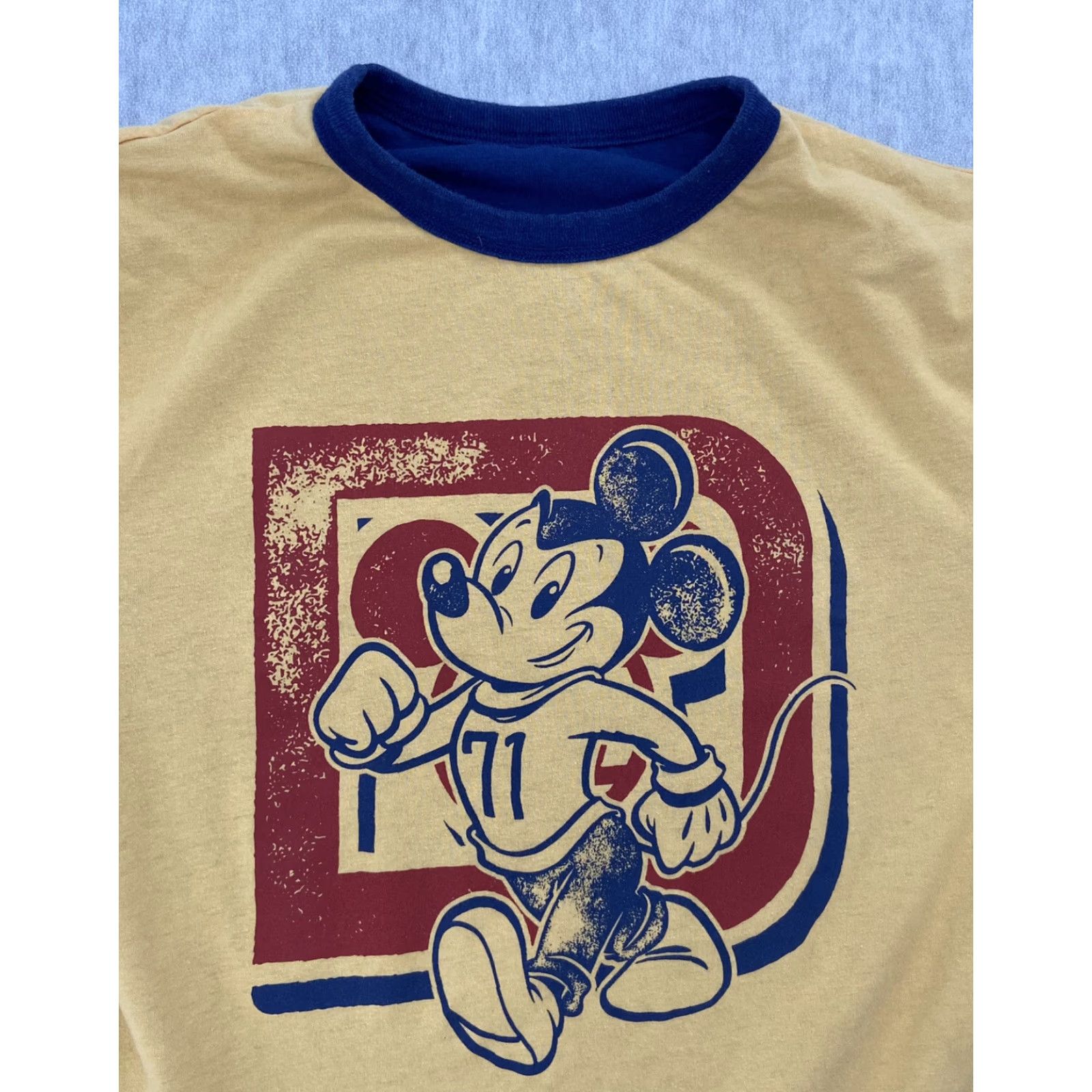Disney VINTAGE Walt Disney World T-Shirt Reversible Mickey Graphic Adult Medium Blue Yellow Cartoon Men M Size US M / EU 48-50 / 2 - 5 Thumbnail