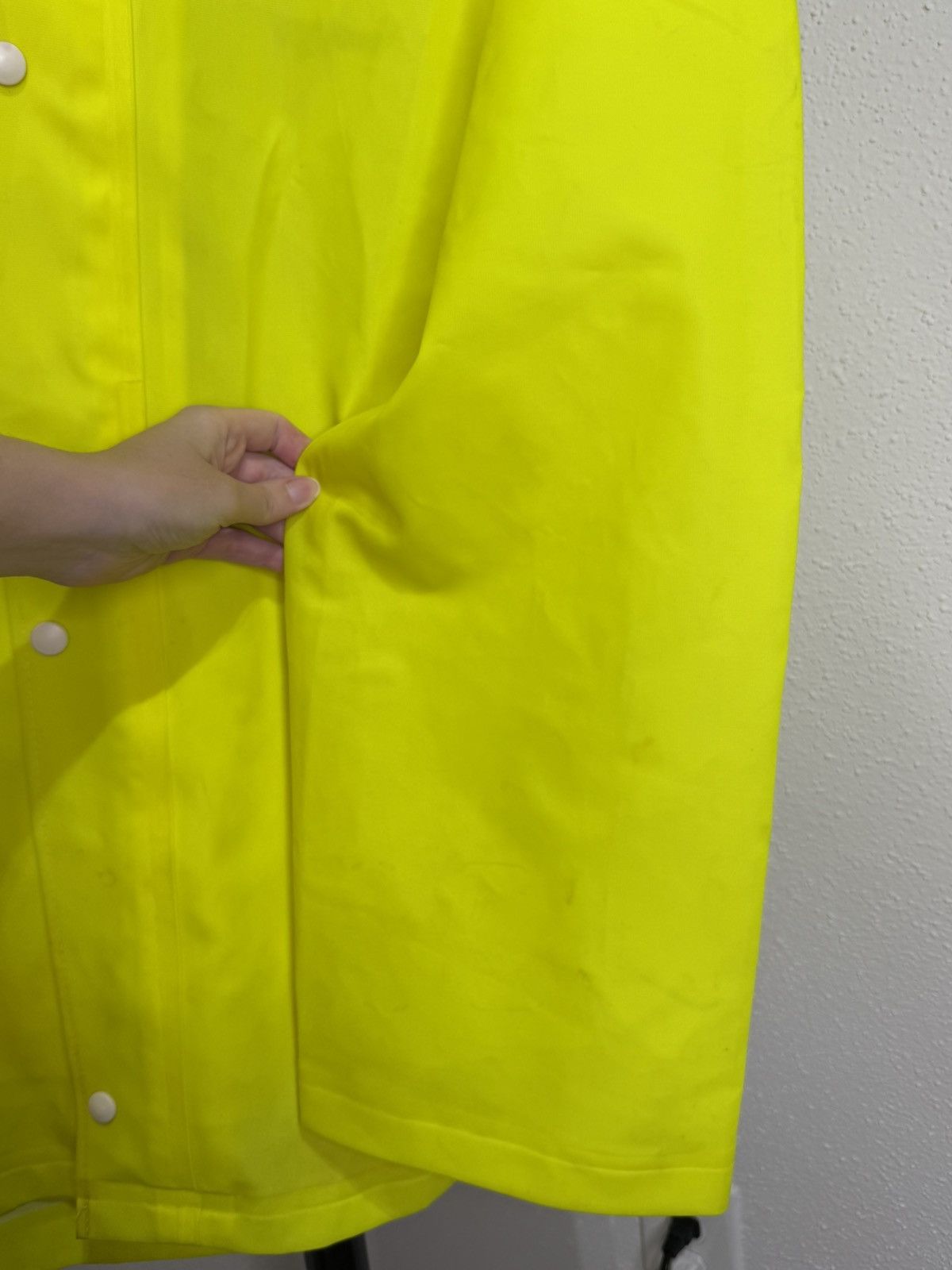 Vetements Vetements SS18 Logo Raincoat Size US M / EU 48-50 / 2 - 5 Thumbnail
