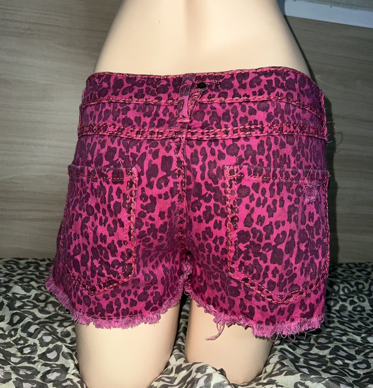 Japanese Brand Pink leopard mini shorts 🎀💕 Size 28" / US 6 / IT 42 - 5 Thumbnail