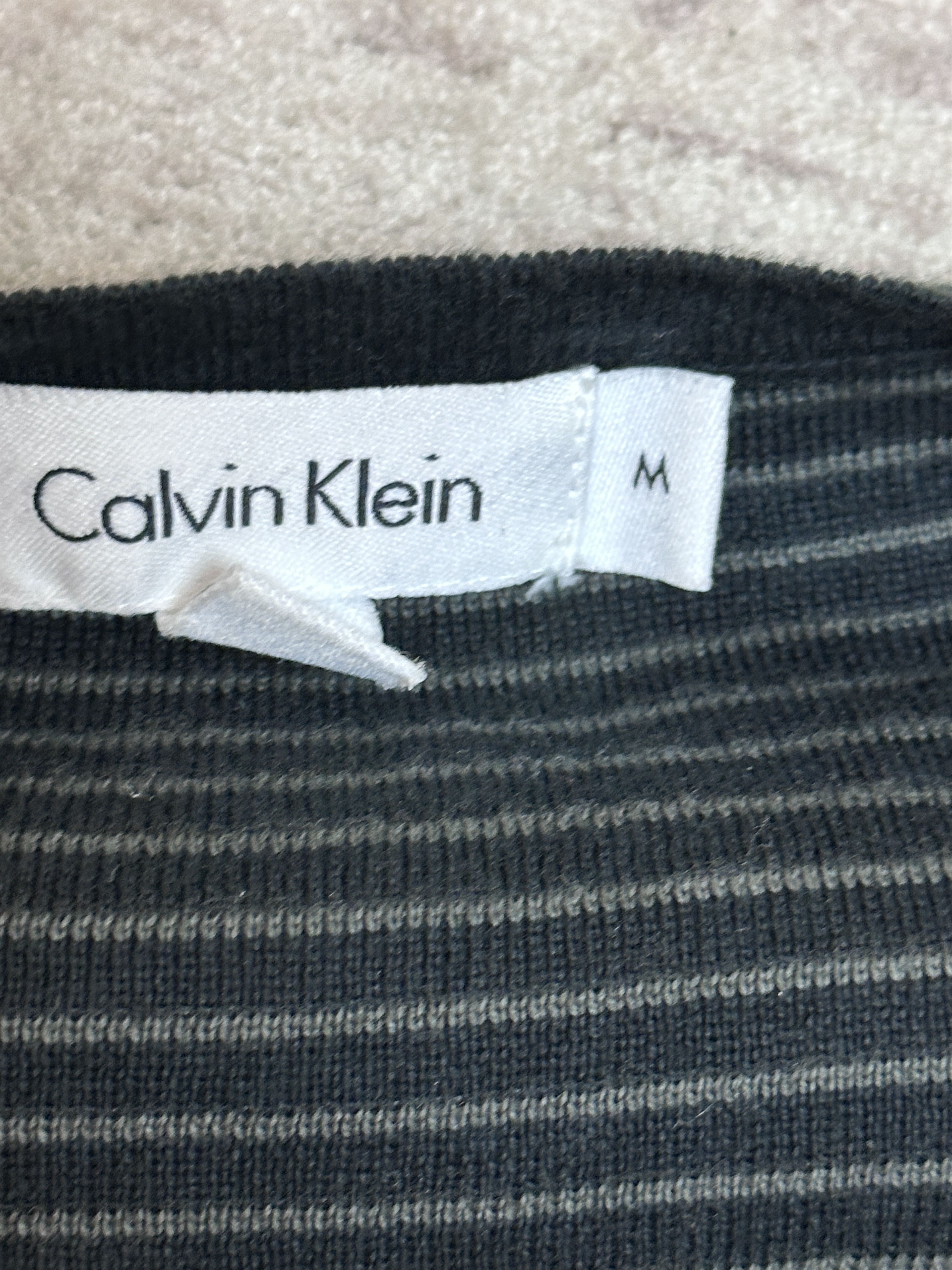 Calvin Klein Calvin Klein Black & White Stripped Vneck Vest Sweater Size US M / EU 48-50 / 2 - 2 Thumbnail