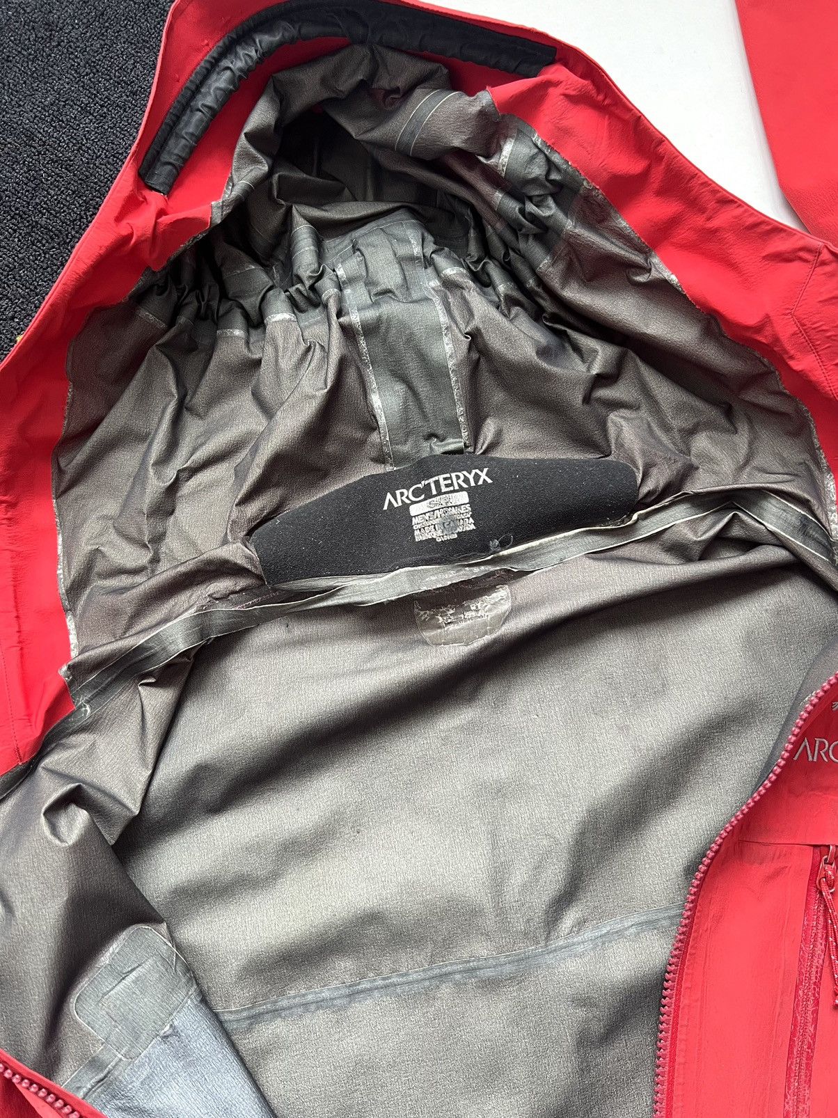 Arc'teryx Vintage Arcteryx Aplha LT Gore-Tex Pro Shell Red Jacket Size US S / EU 44-46 / 1 - 14 Thumbnail