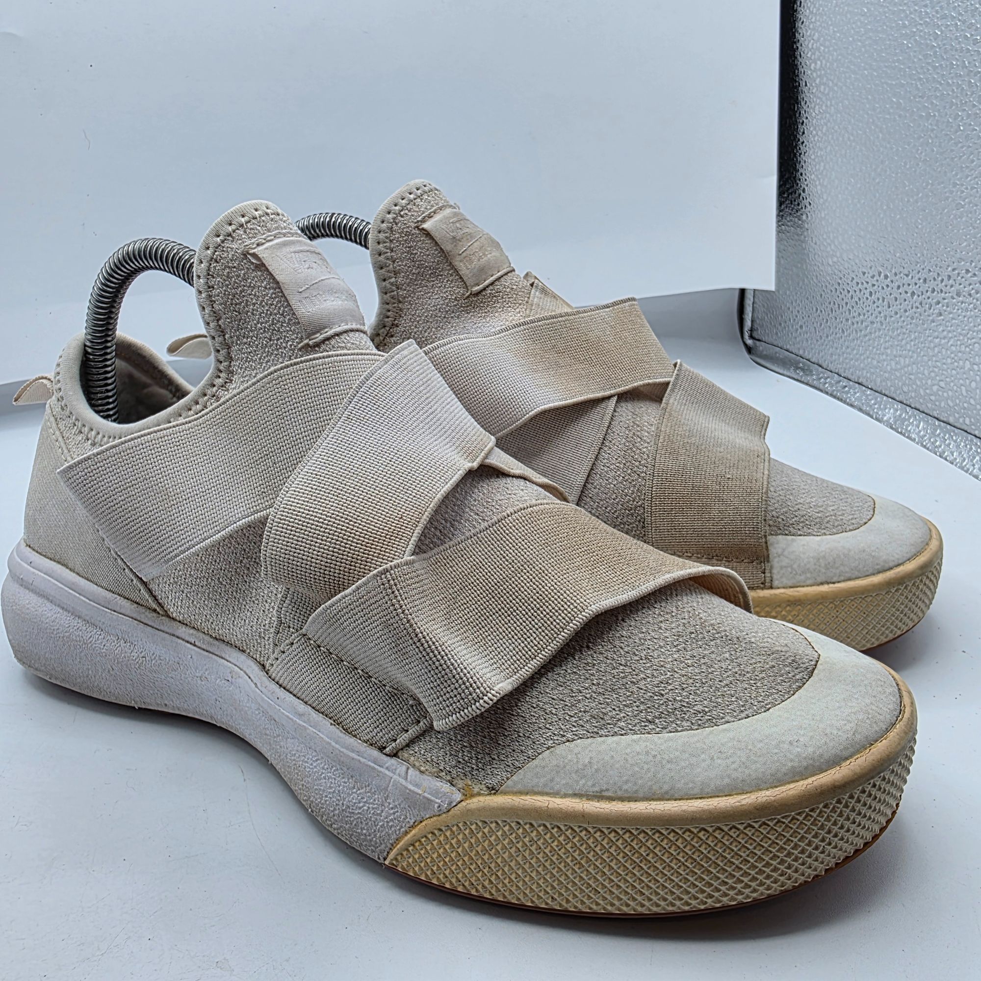 Vans Vans UltraRange Gore Slip On Womens Size 8 White Casual Snea Size US 8 / IT 38 - 1 Thumbnail