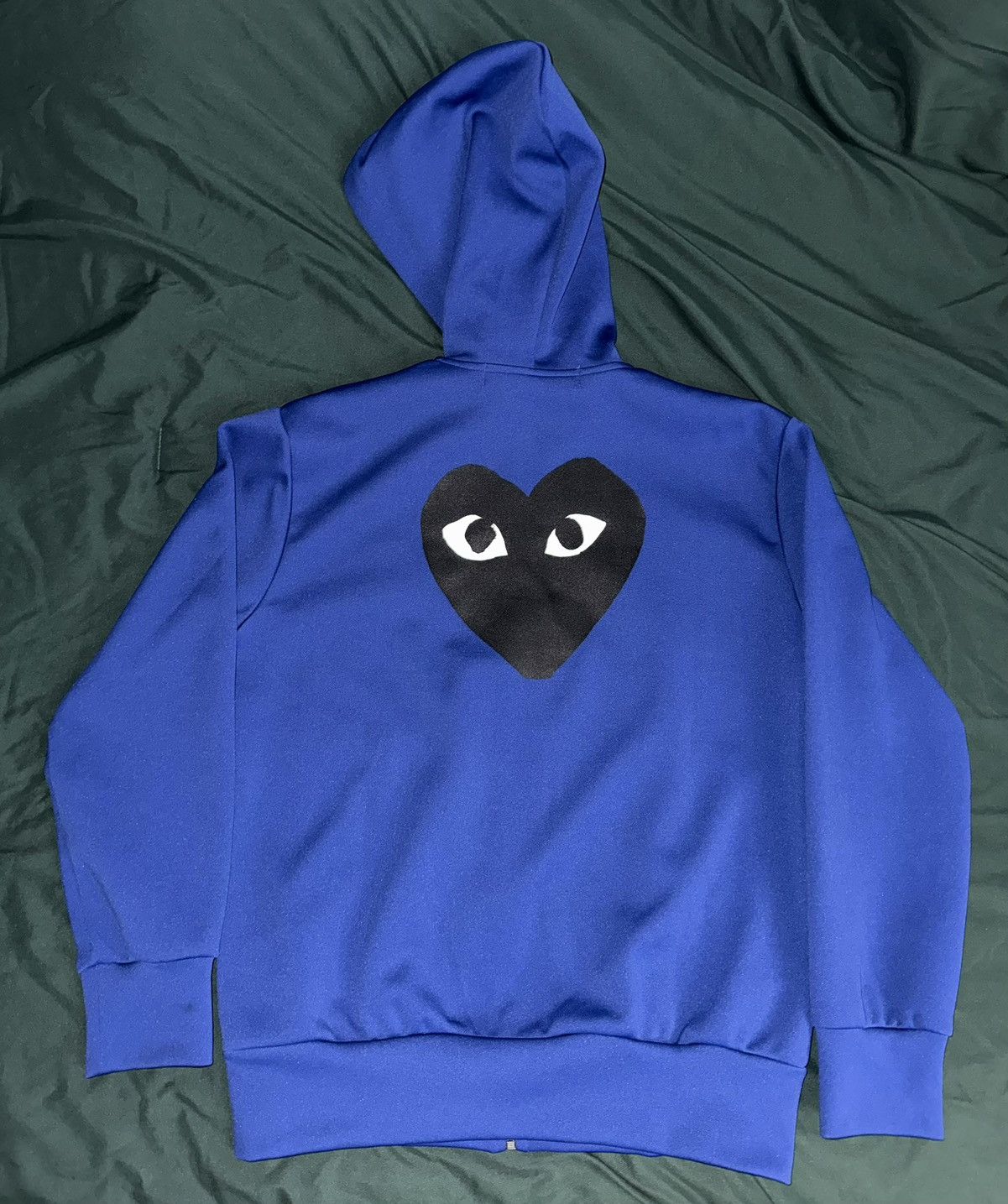Comme des Garcons PLAY Comme des Garçons PLAY Heart Hoodie Blue and Black Size M Size US M / EU 48-50 / 2 - 4 Thumbnail