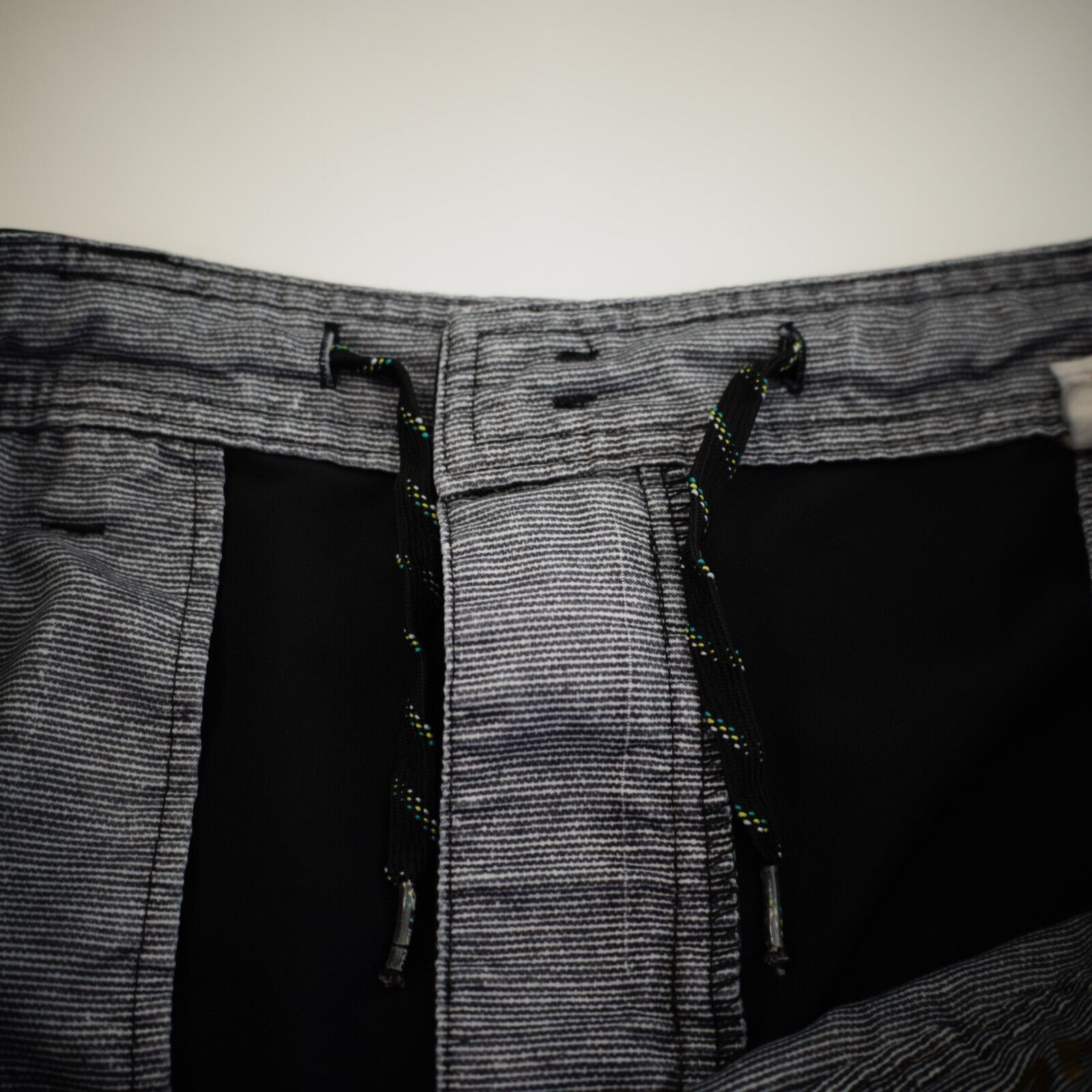 O'Neill DAMAGED Faded O'Neil Black High Rise Polyester Elastane Shor Size US 36 / EU 52 - 9 Thumbnail