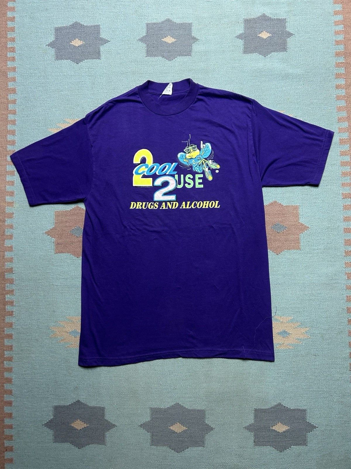 Vintage Vtg t shirt too cool to use drugs and alcohol bee Dare L/XL Size US L / EU 52-54 / 3 - 1 Thumbnail