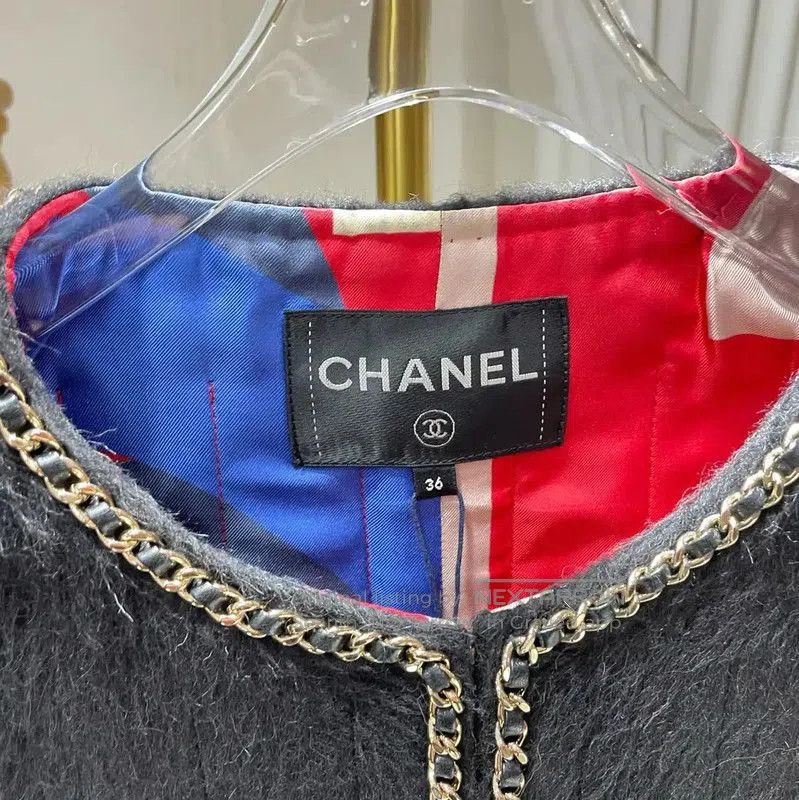 Chanel CHANEL Black Wool Women's Jacket with Chain Detail . Size M / US 6-8 / IT 42-44 - 3 Thumbnail