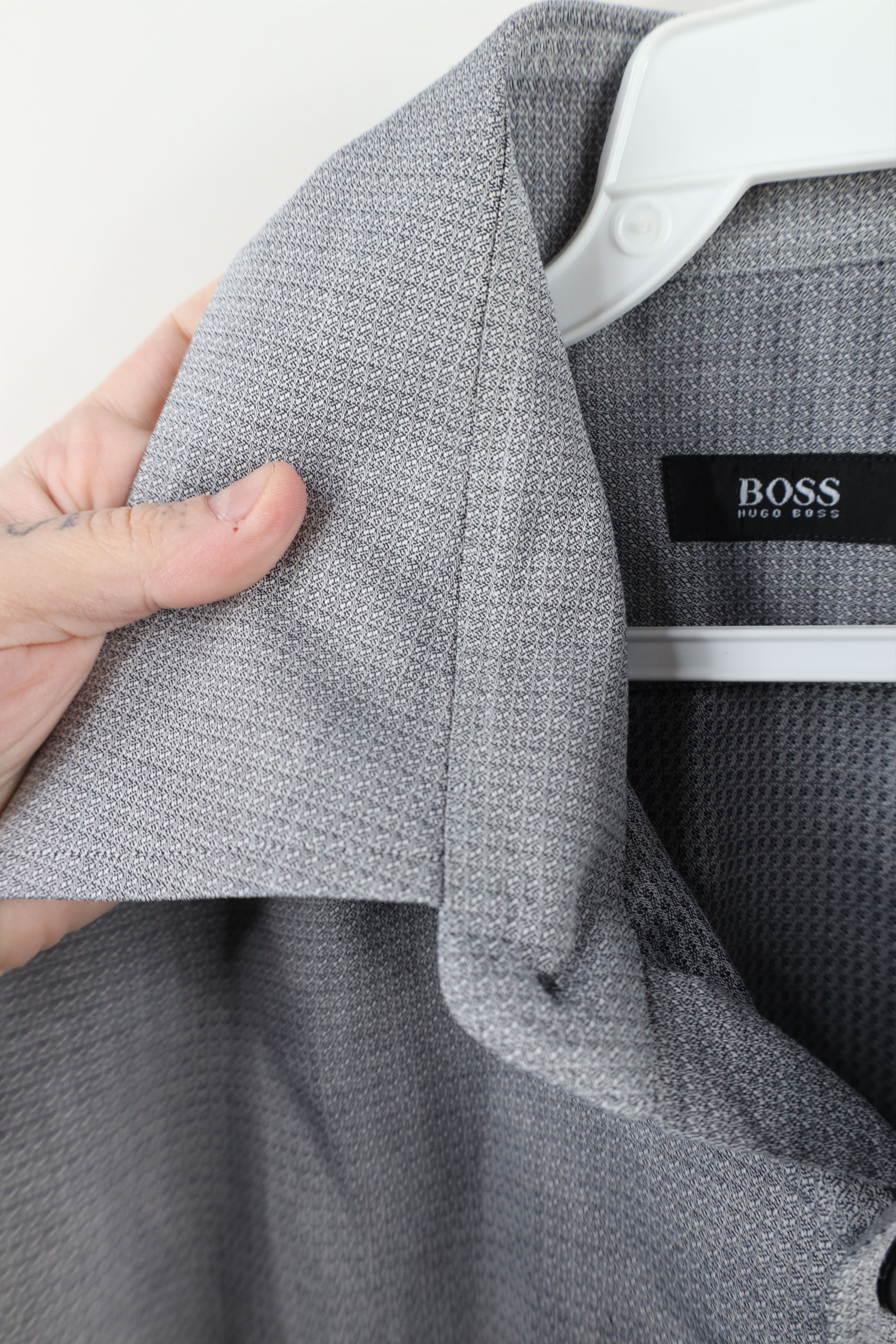 Hugo Boss × Vintage Vintage Hugo Boss Geometric Collared Button Dress Shirt Gray Size US M / EU 48-50 / 2 - 9 Thumbnail