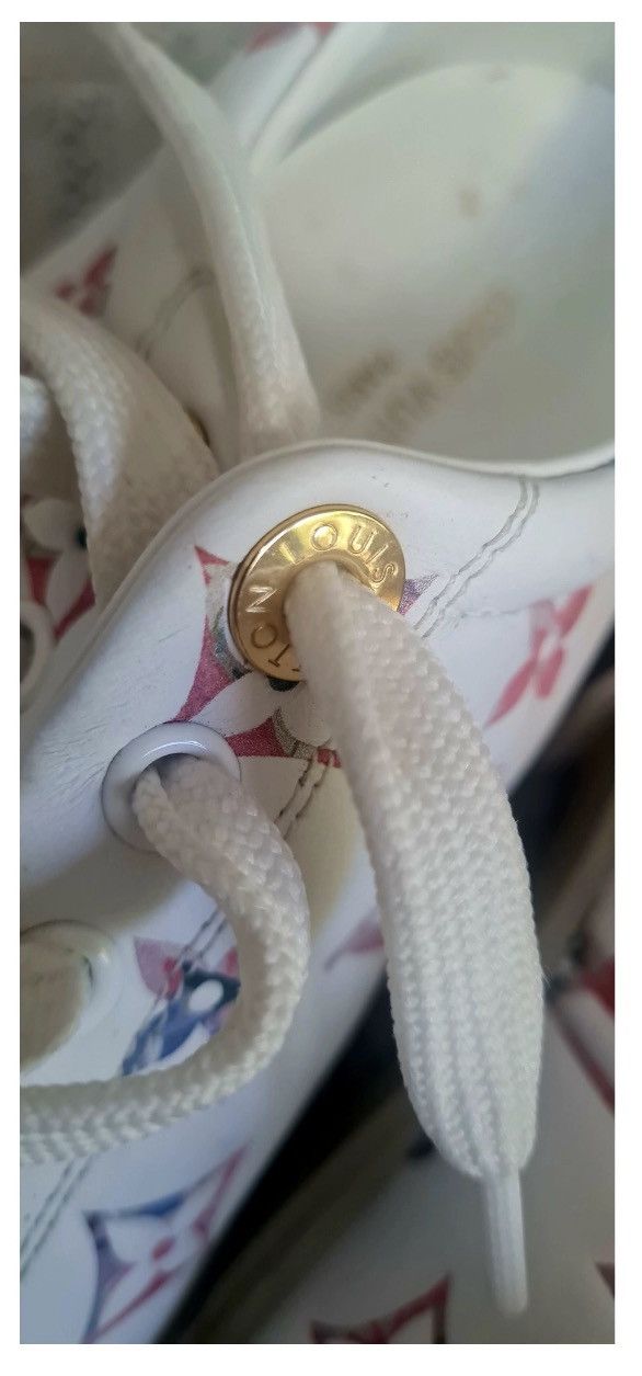 Louis Vuitton LV sneakers -authentication tag attached✅very good condition Size US 7 / IT 37 - 8 Thumbnail