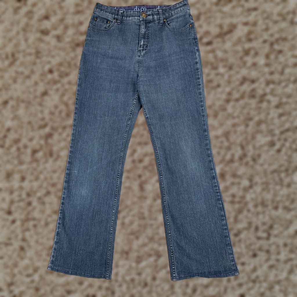 Vintage D&Co Jeans Womens 6 Blue Denim Bootcut Comfort Waist High Cotton Blend 28x28 Zipper Button Distressed 5-Pocket Size 28" / US 6 / IT 42 - 1 Thumbnail