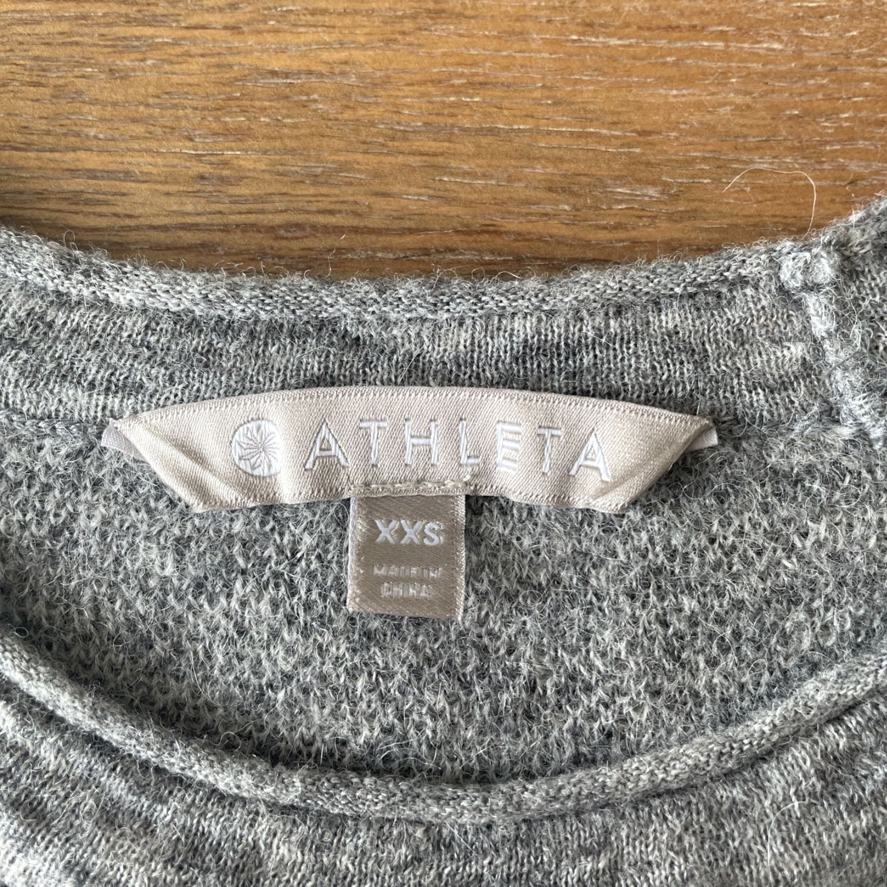 Athleta Athleta Gray Camouflage Alpaca Wool Blend Sweater Women 2XS Long Sleeve Crew Neck Pullover Casual Knit Outdoor City Vintage: No? Size XXS / US 00 / IT 34 - 3 Thumbnail
