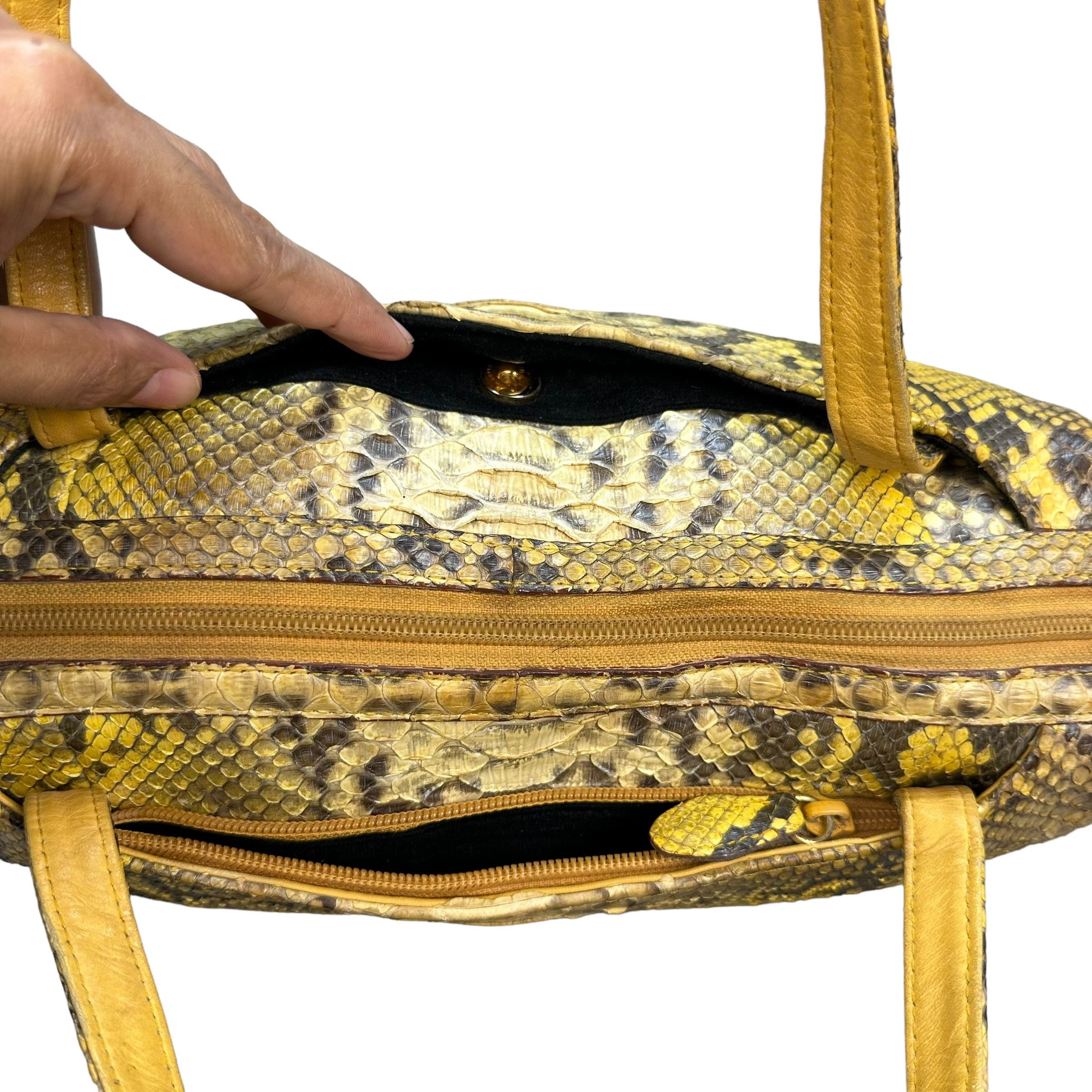 Japanese Brand JRA 330 Made in Japan Snakeskin Phantom Handbag #A-0512 Size ONE SIZE - 6 Thumbnail