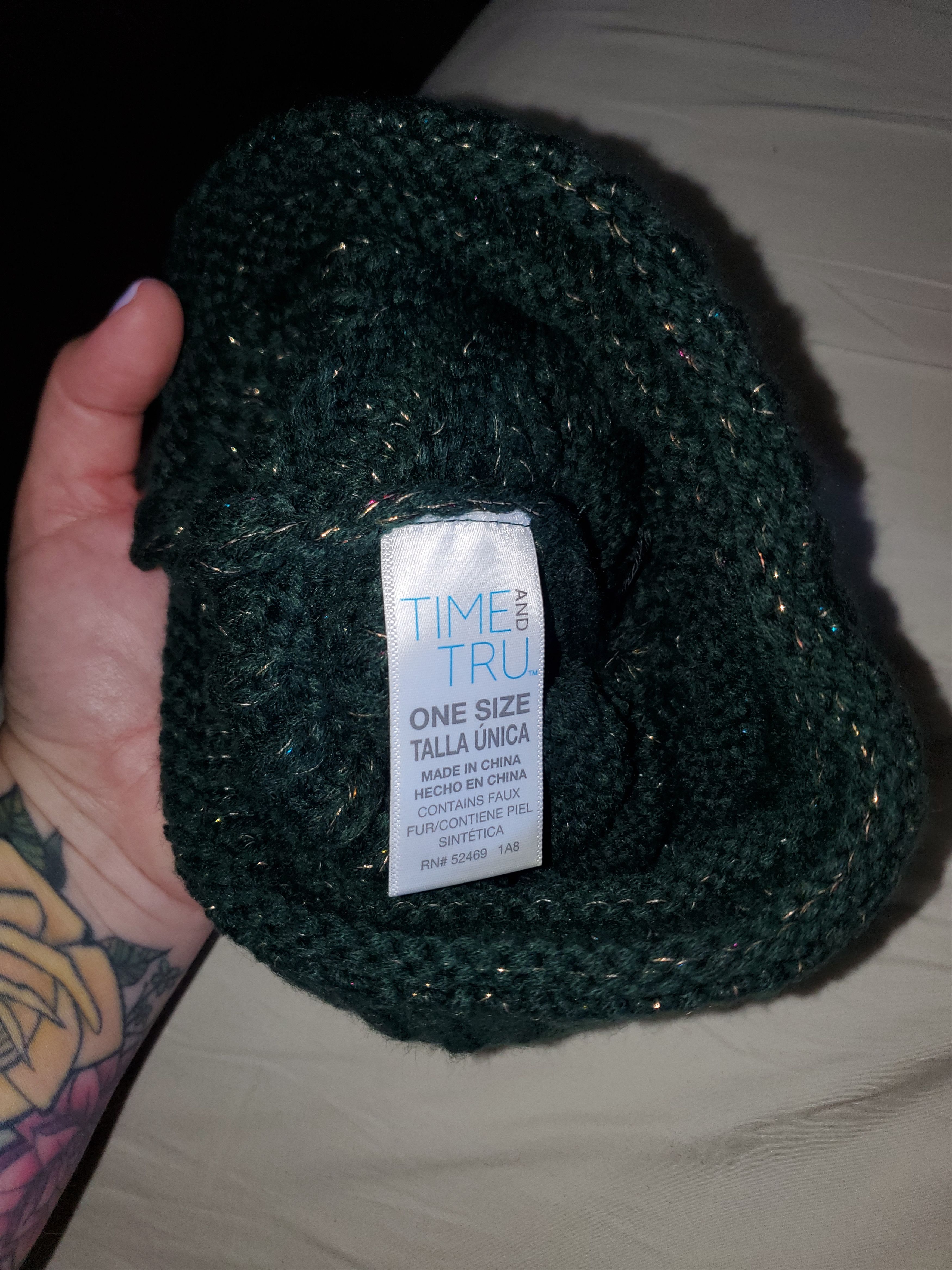 Other Dark green sparkly beanie with pom pom Size ONE SIZE - 2 Thumbnail