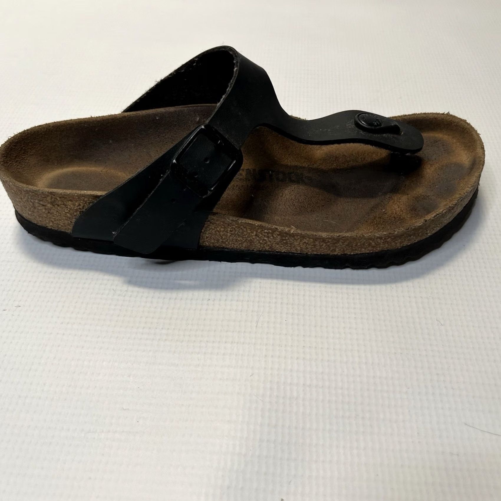 Birkenstock Birkenstock Gizeh Sandal Womens 39 Black Matte Cork Insole Suede Buckle Logo Flat Thong Slides 90s Boho Outdoor Bohemian College Slim Stripe? Size US 8 / IT 38 - 3 Thumbnail