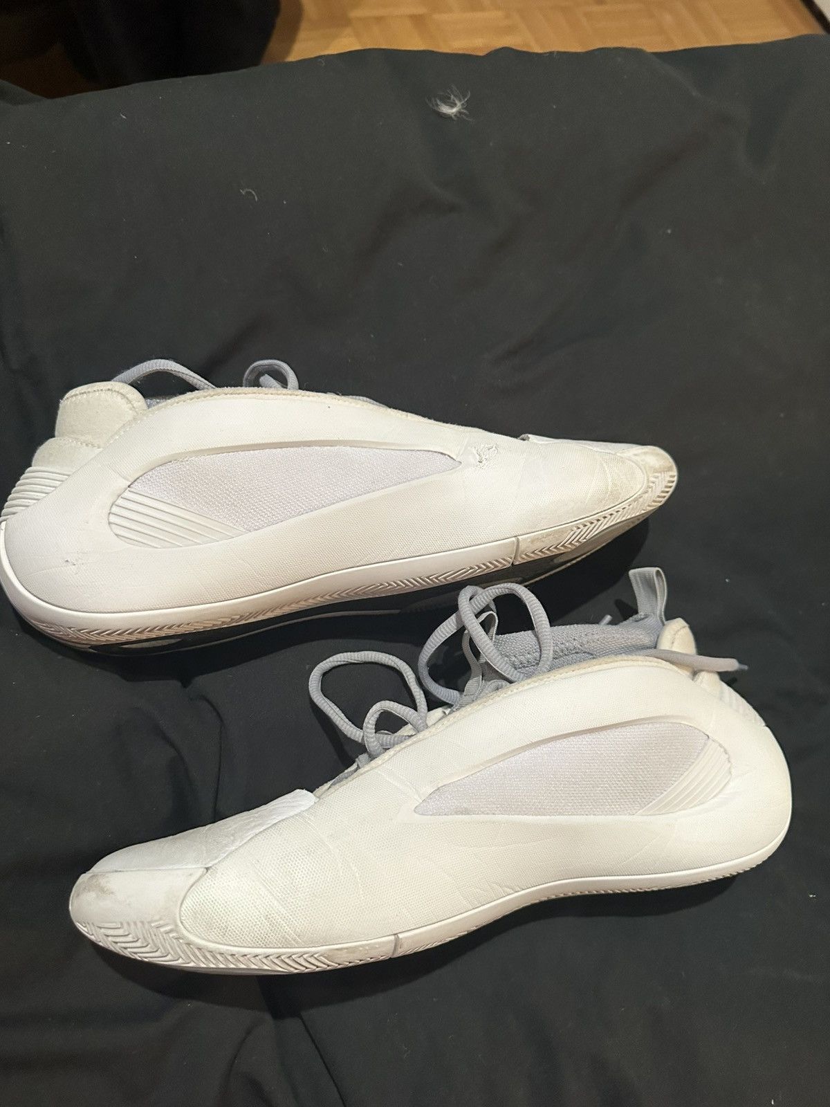 Adidas White party harden volume 8s Size US 11.5 / EU 44-45 - 2 Thumbnail