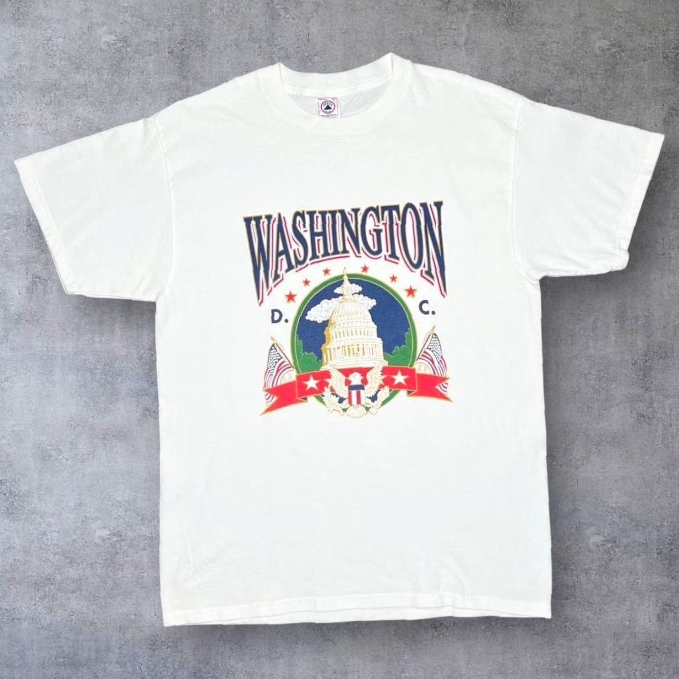 Delta VINTAGE Delta Washington DC Souvenir Spellout Graphic T-Shirt Large White Mens Shirt L White Graphic Souvenir DC 90s? Size US L / EU 52-54 / 3 - 2 Thumbnail