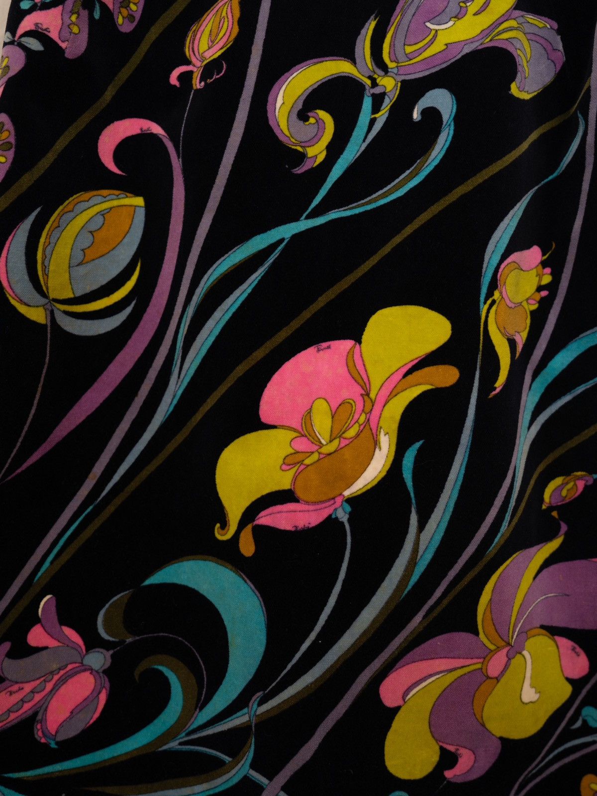 Emilio Pucci Emilio Pucci | 1960s Velvet Floral Skirt Size 27" / US 4 / IT 40 - 6 Thumbnail