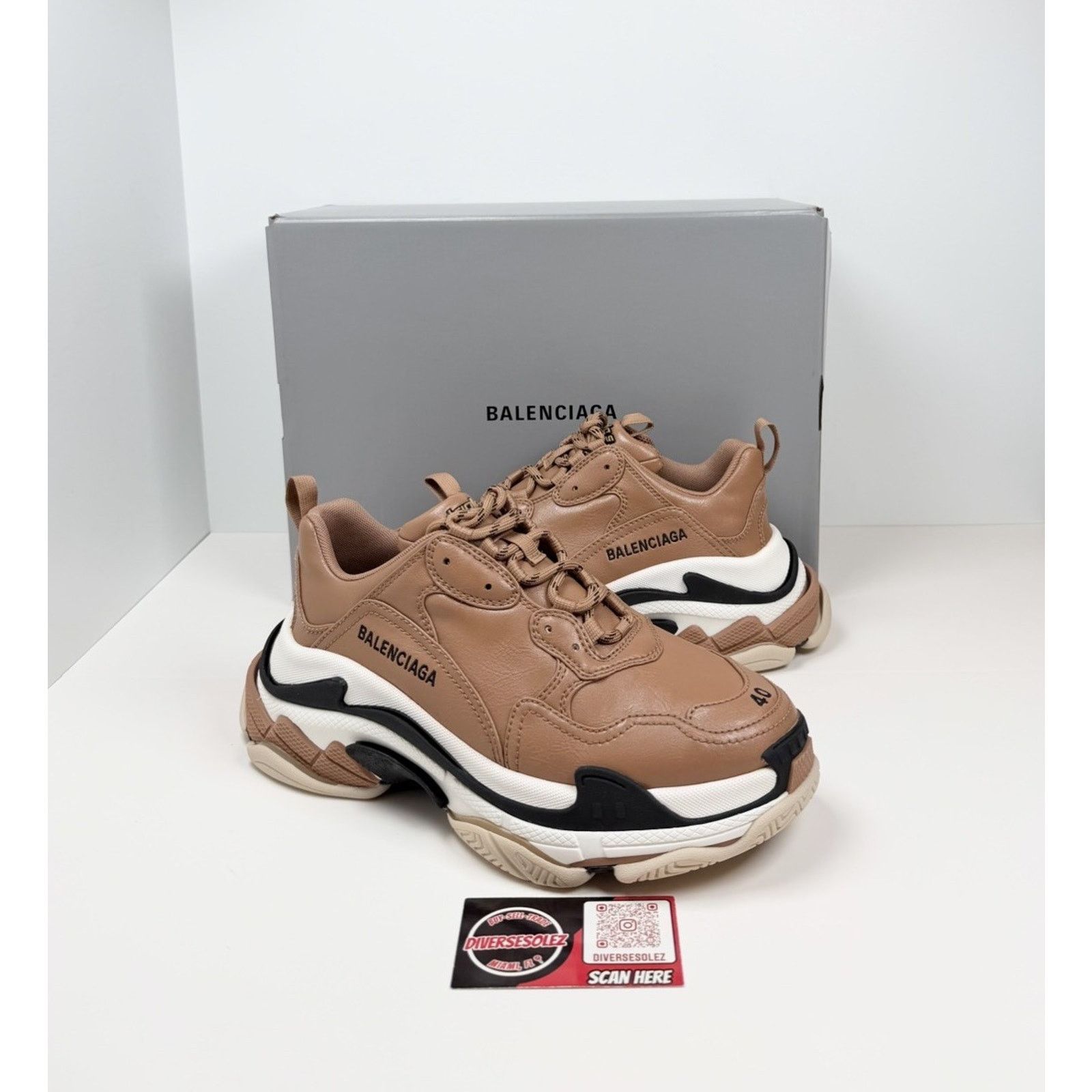 Balenciaga Size 40EU/7US- Balenciaga Triple S Sneaker NEW Size US 7 / EU 40 - 1 Thumbnail