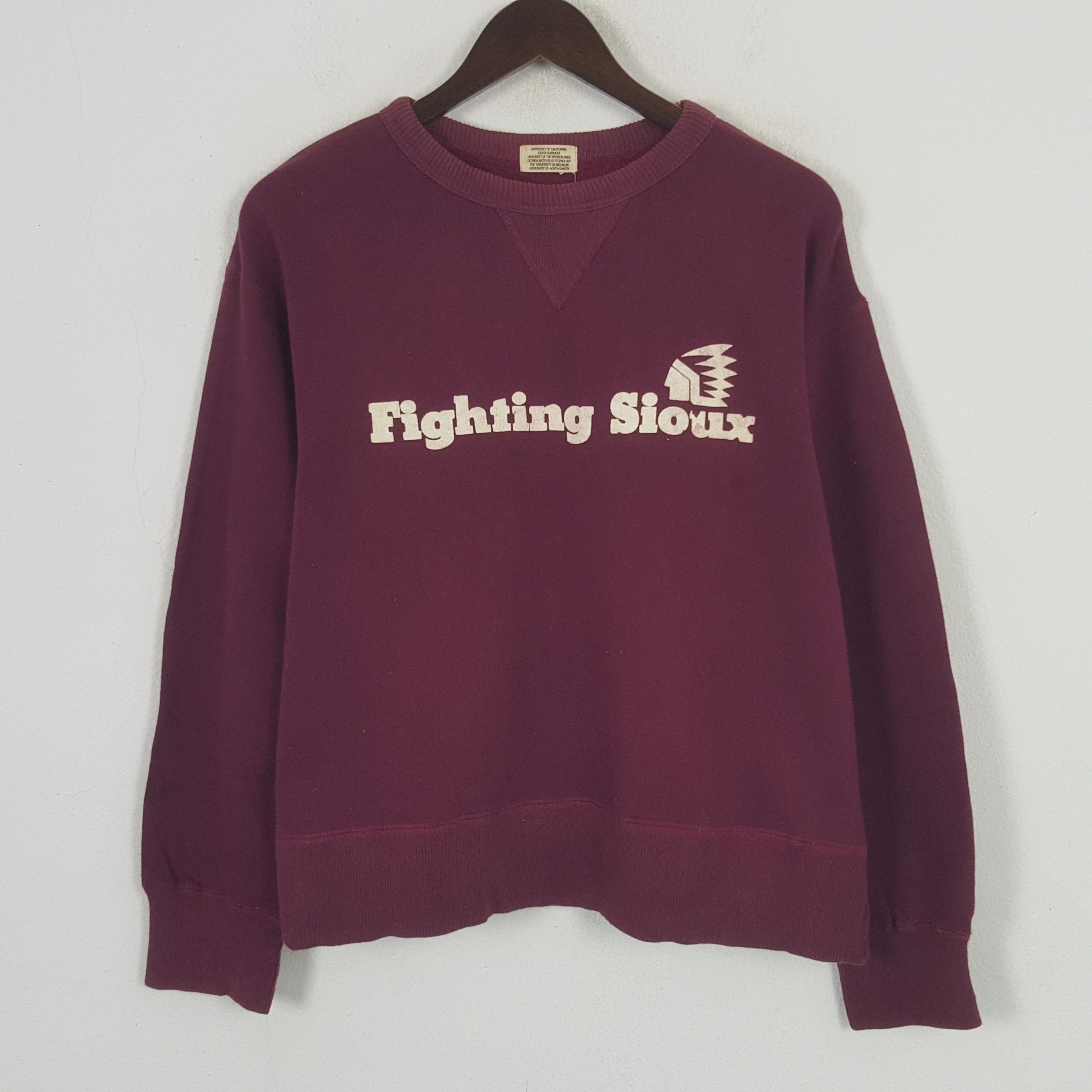 Vintage Vintage Fighting Sioux Sweatshirt Size US L / EU 52-54 / 3 - 1 Thumbnail