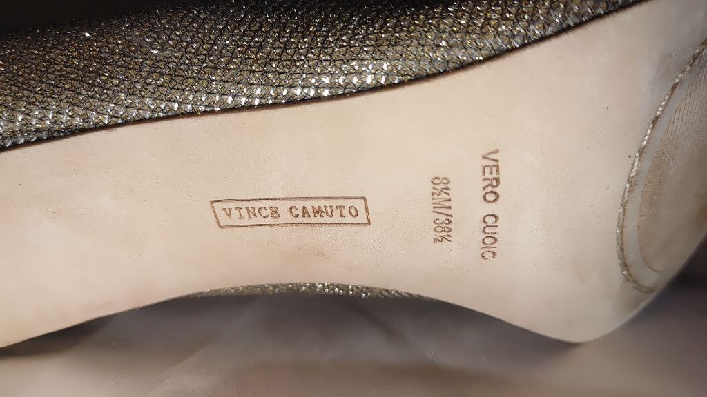 Vince Camuto Vince Camuto Kardi Gold Pumps Size 8.5M Size US 8.5 / IT 38.5 - 10 Thumbnail