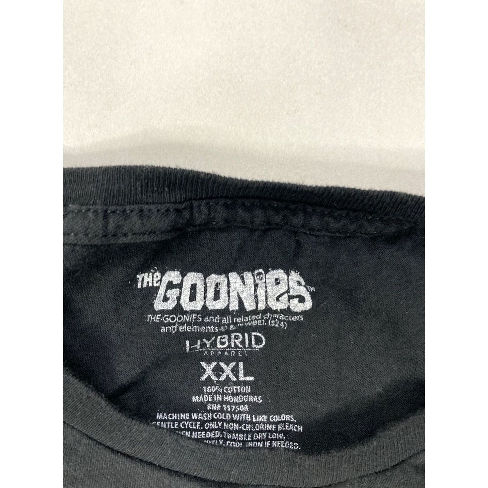 Vintage VINTAGE The Goonies Skull Graphic T-shirt Men XXL Black Short Sleeve Movie Size US XXL / EU 58 / 5 - 4 Thumbnail