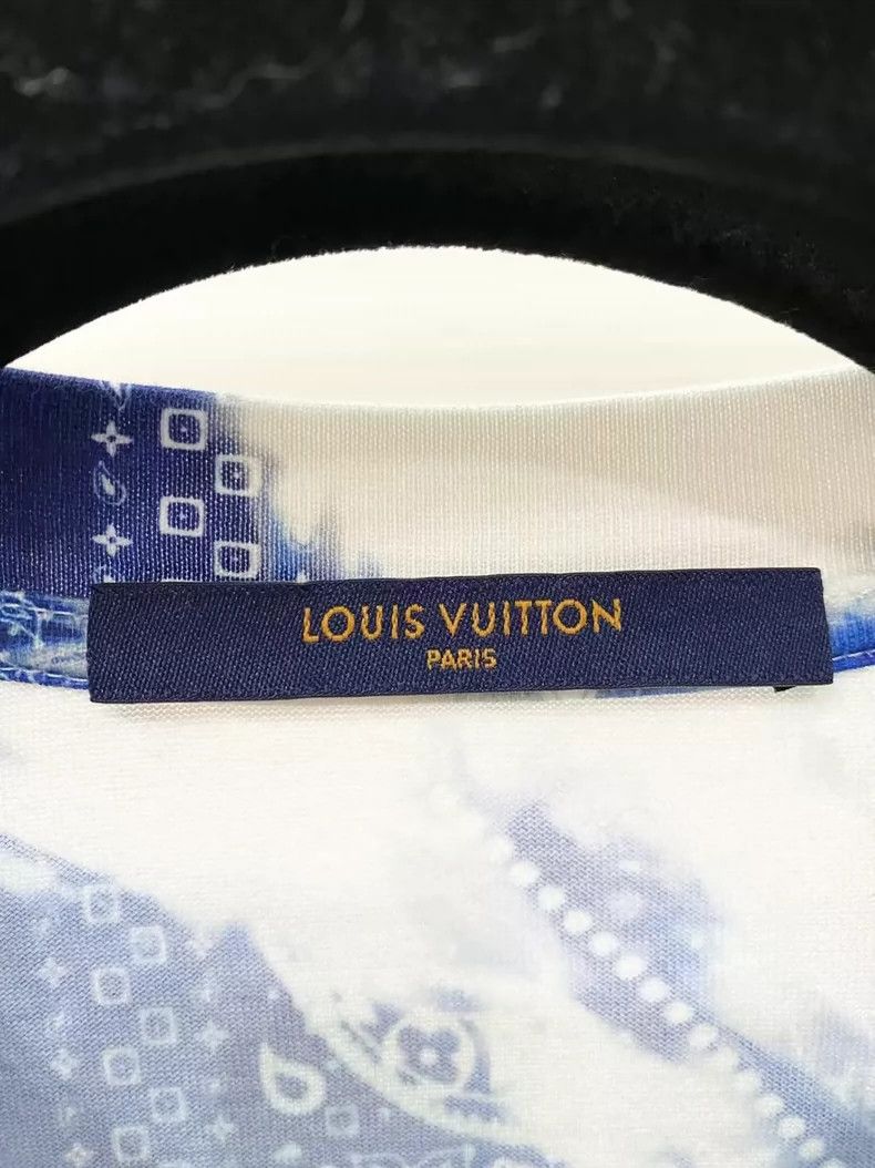 Louis Vuitton Louis Vuitton Blue and white smudged logo short sleeve T-sh Size US S / EU 44-46 / 1 - 3 Thumbnail