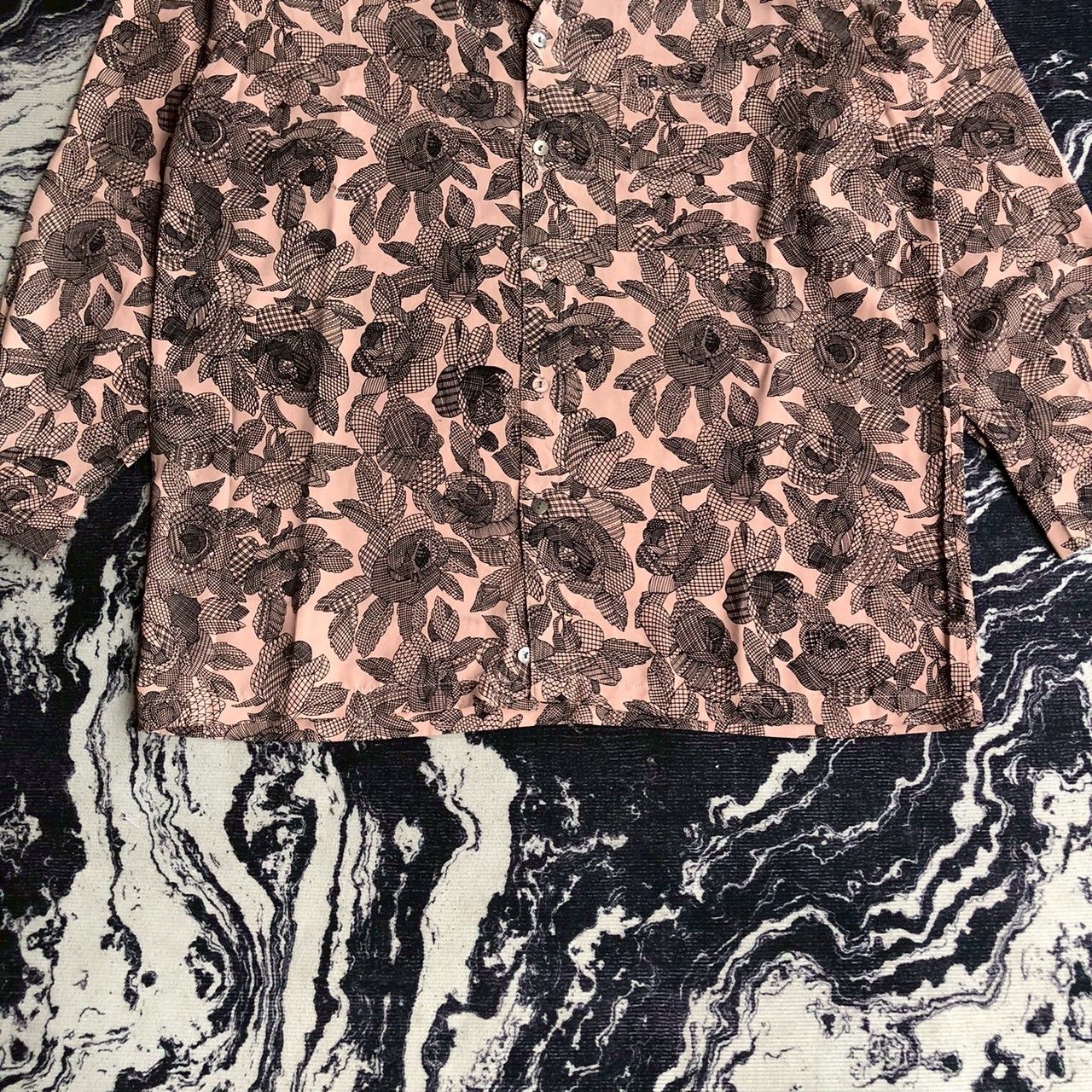 Balenciaga Vintage 90s Balenciaga Sports Paris Floral Shirt Pink Black Size US L / EU 52-54 / 3 - 4 Thumbnail