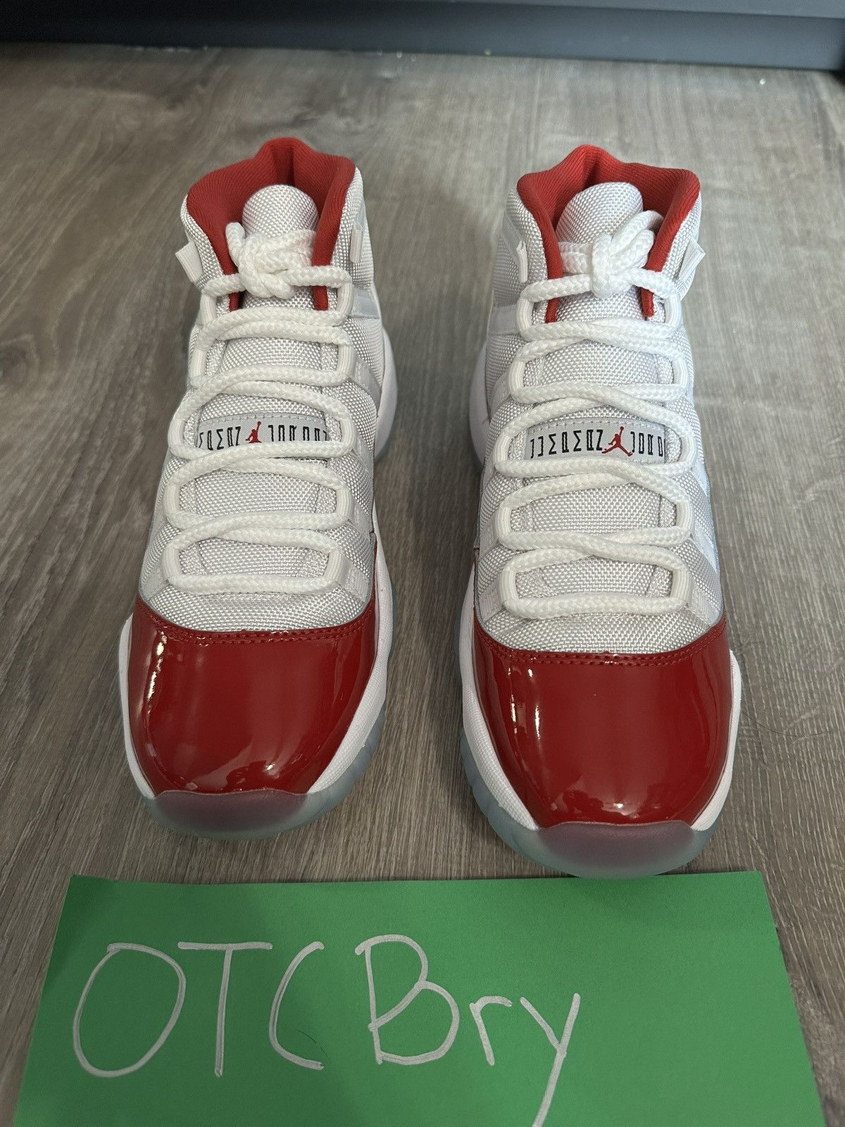 Jordan Brand Air Jordan Retro 11 (GS) Size US 6 / EU 39 - 1 Thumbnail