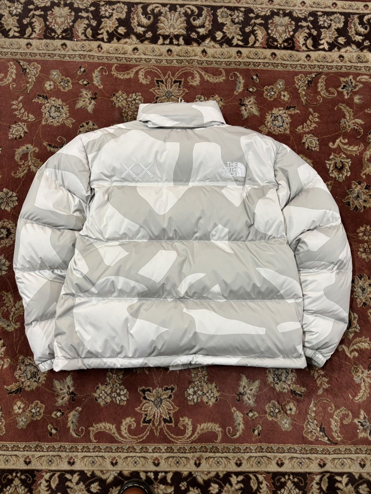 Kaws × The North Face Kaws x The North Face 700 Down Filled Nupste Puffer Jacket Size US L / EU 52-54 / 3 - 2 Thumbnail