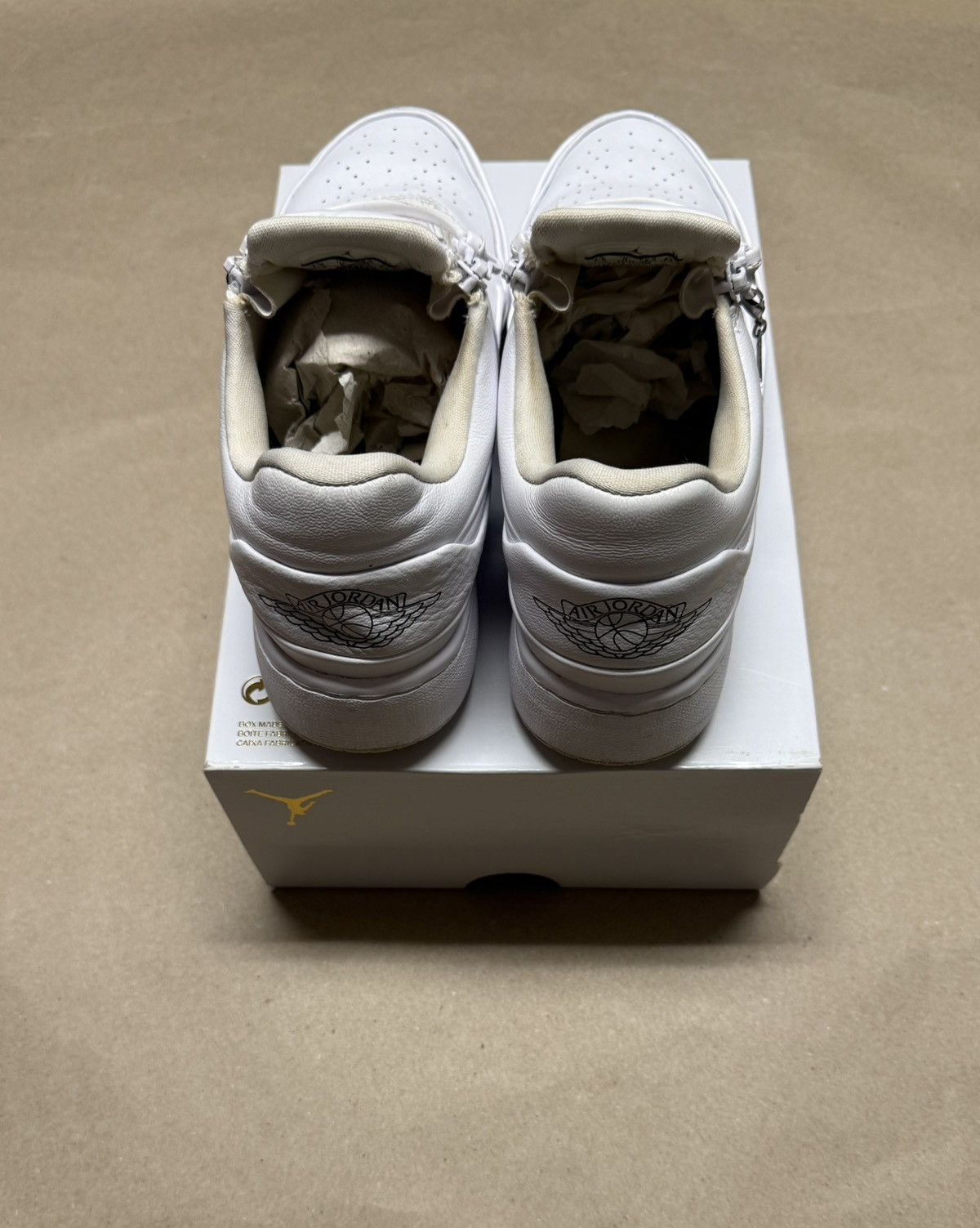 Jordan Brand Nike Air Jordan 1 Jester XX Low White Women’s size 7.5 Rare! Size US 7.5 / IT 37.5 - 4 Thumbnail
