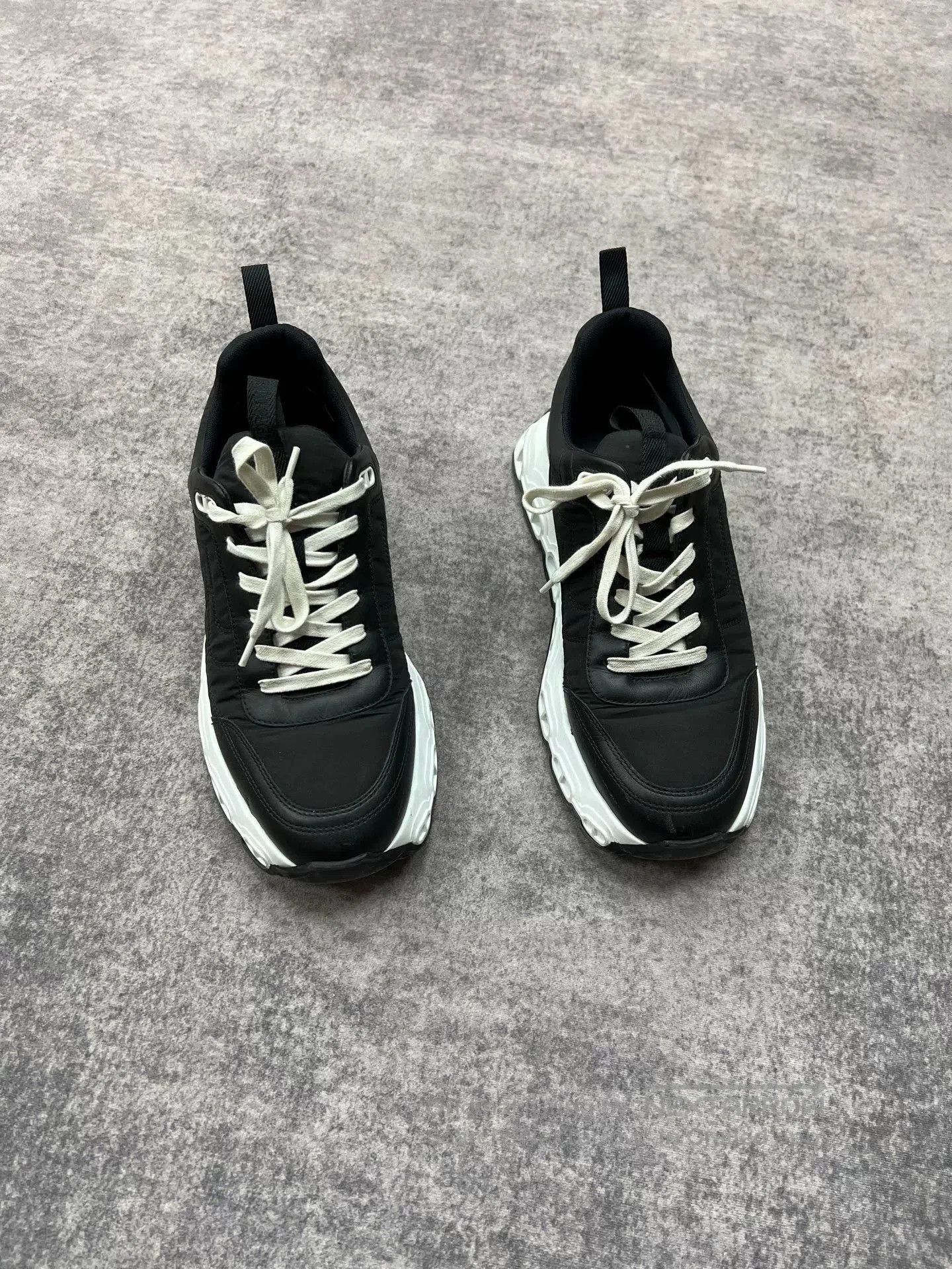Hermes Hermes Thick Sole Sneakers in Black. Size US 10.5 / EU 43-44 - 1 Thumbnail