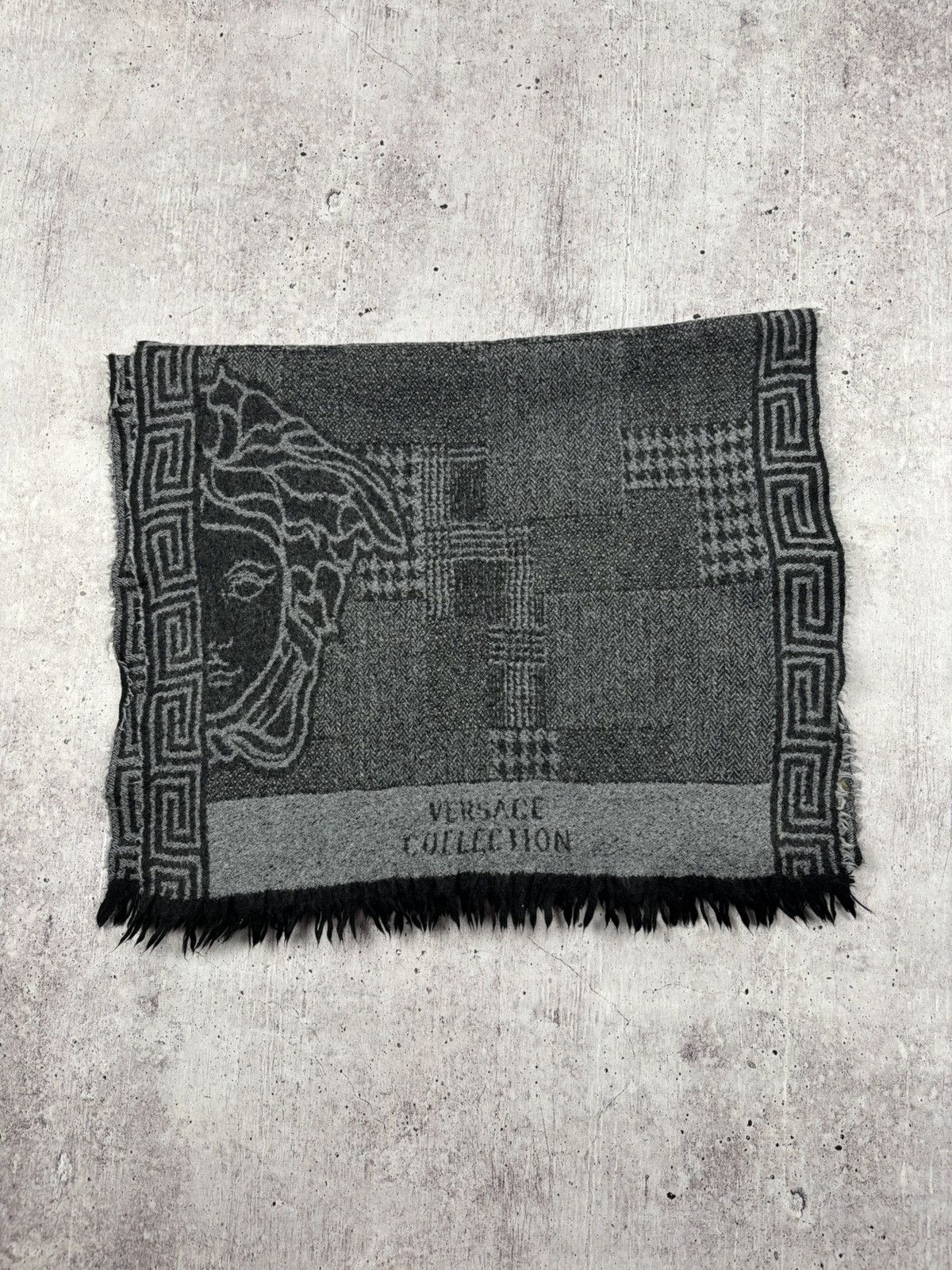 Versace Versace Big Logo Luxury scarf Size ONE SIZE - 2 Thumbnail