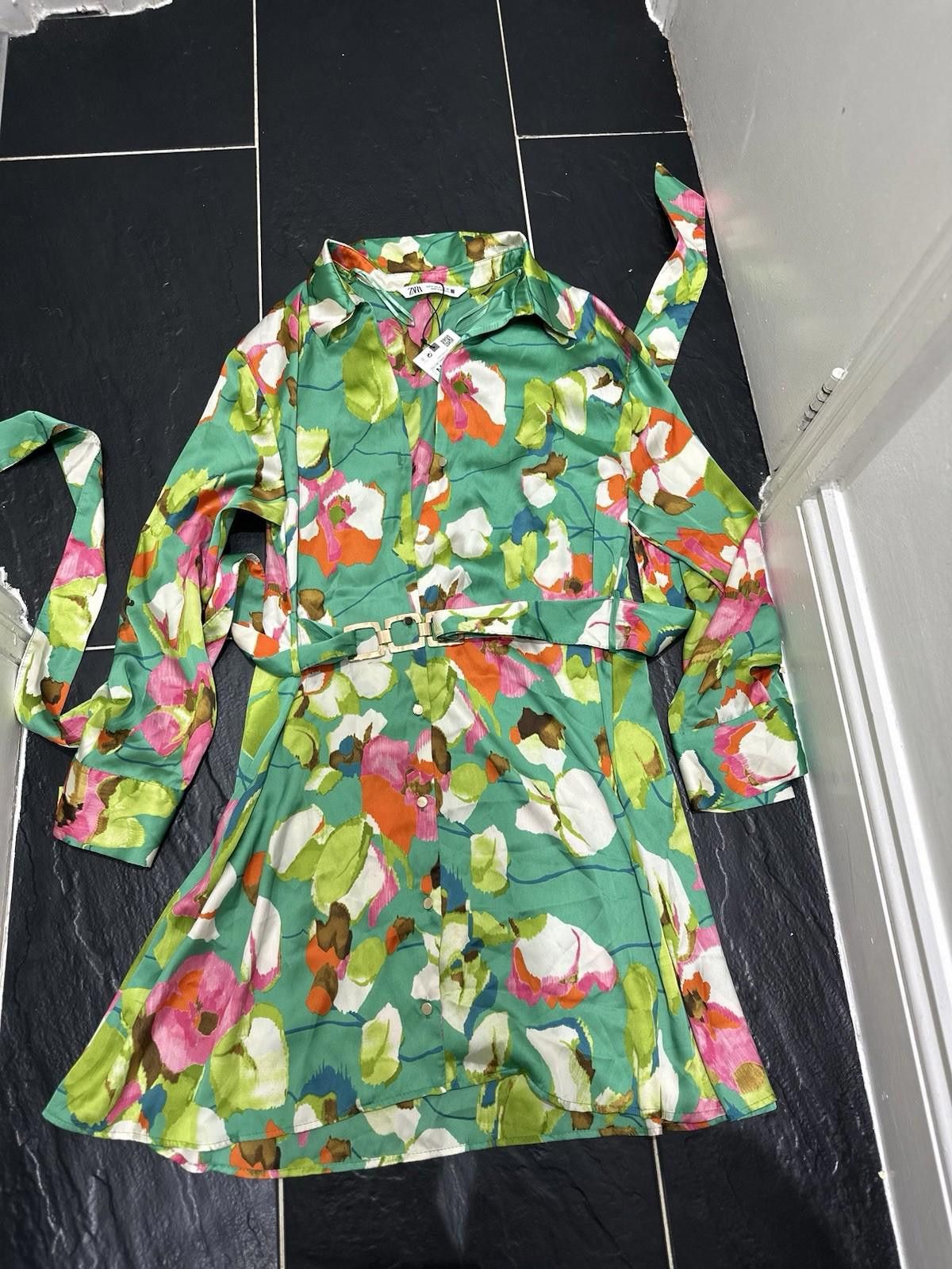 Zara ZARA Green Floral Dress Size M Size M / US 6-8 / IT 42-44 - 1 Thumbnail