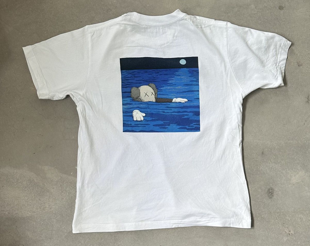 Kaws KAWS UNIQLO GRAPHIC PRINT TEE Size US S / EU 44-46 / 1 - 1 Thumbnail