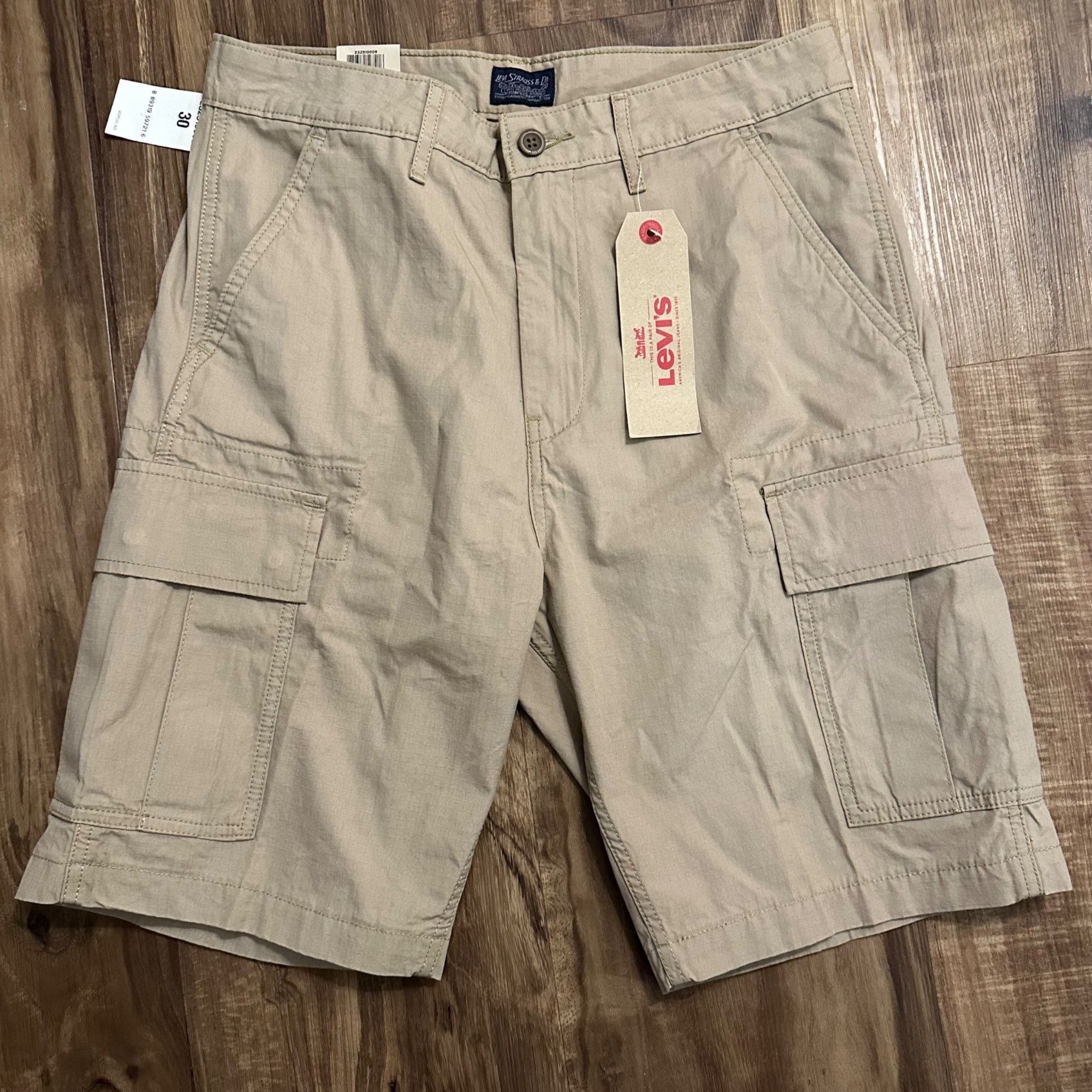 Levi's NWT Levi's Men's Carrier Cargo Shorts true chino Sz 30 Size US 30 / EU 46 - 2 Thumbnail