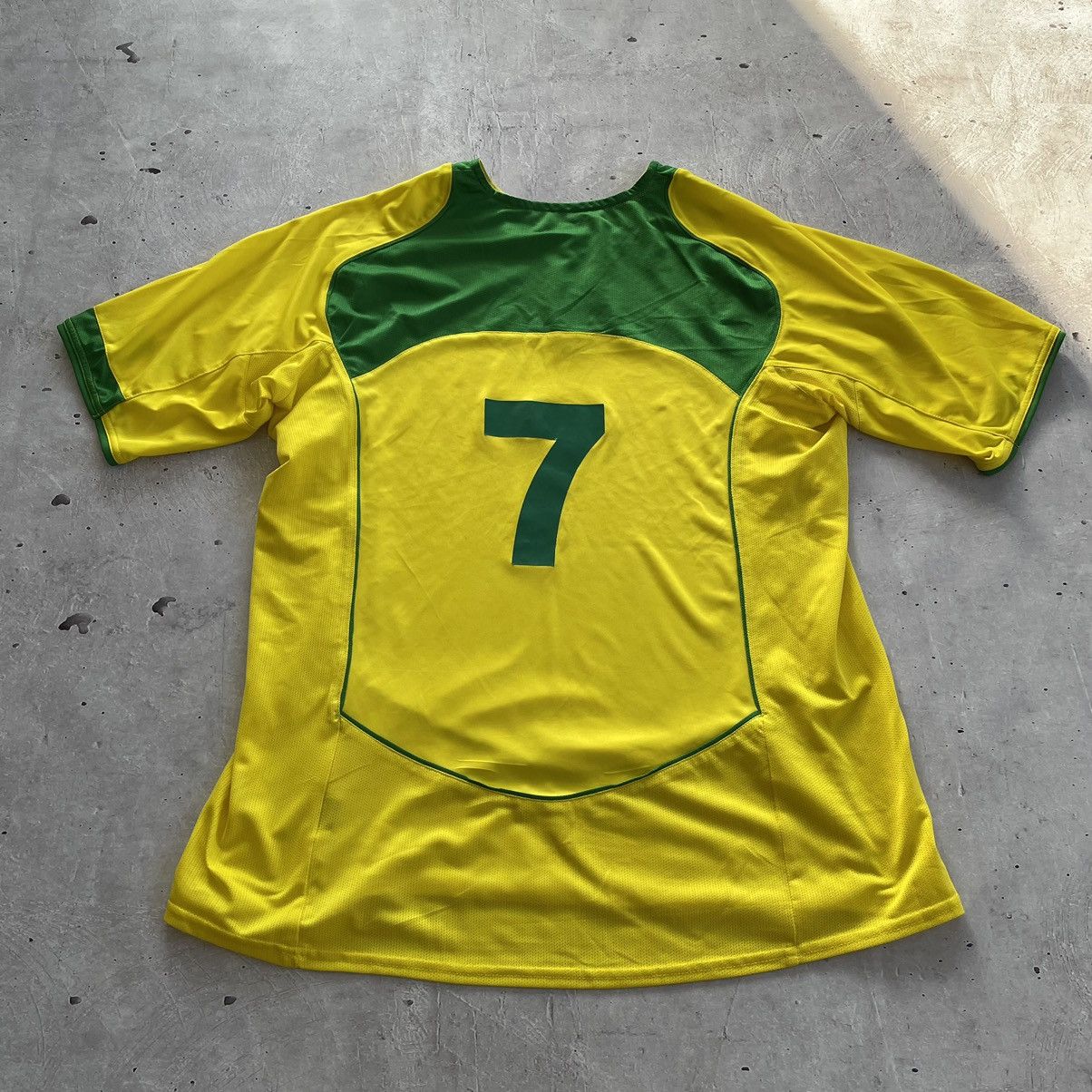 Nike Nike Brazil National Team 2004/2006 Home Jersey Size XL #7 Size US XL / EU 56 / 4 - 11 Thumbnail