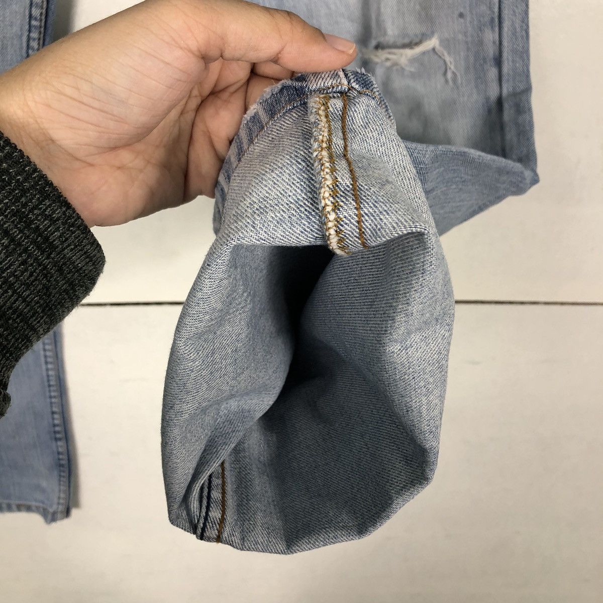Levi's 🔥90’s Distressed Denim Jeans Levi’s Size US 29 - 12 Thumbnail