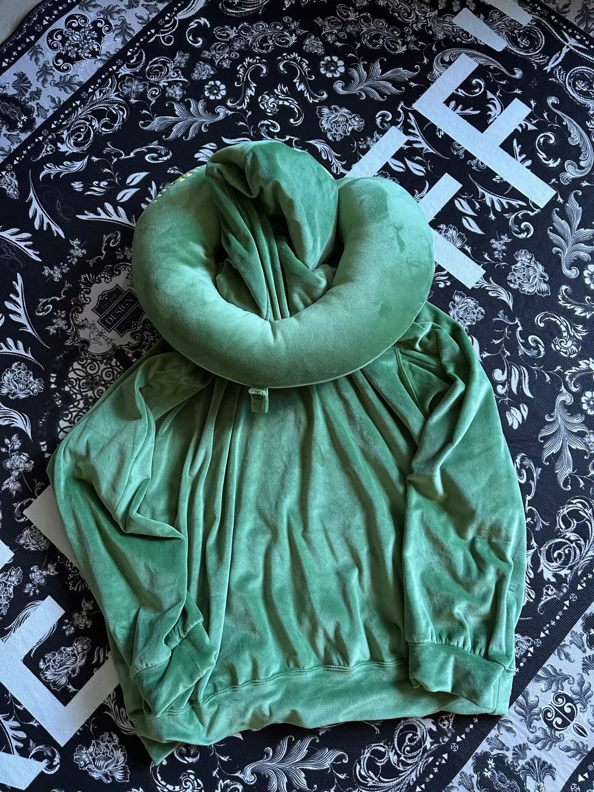 Doublet Doublet Velvet Travel Pillow Hoodie 1/84 Size US M / EU 48-50 / 2 - 2 Thumbnail
