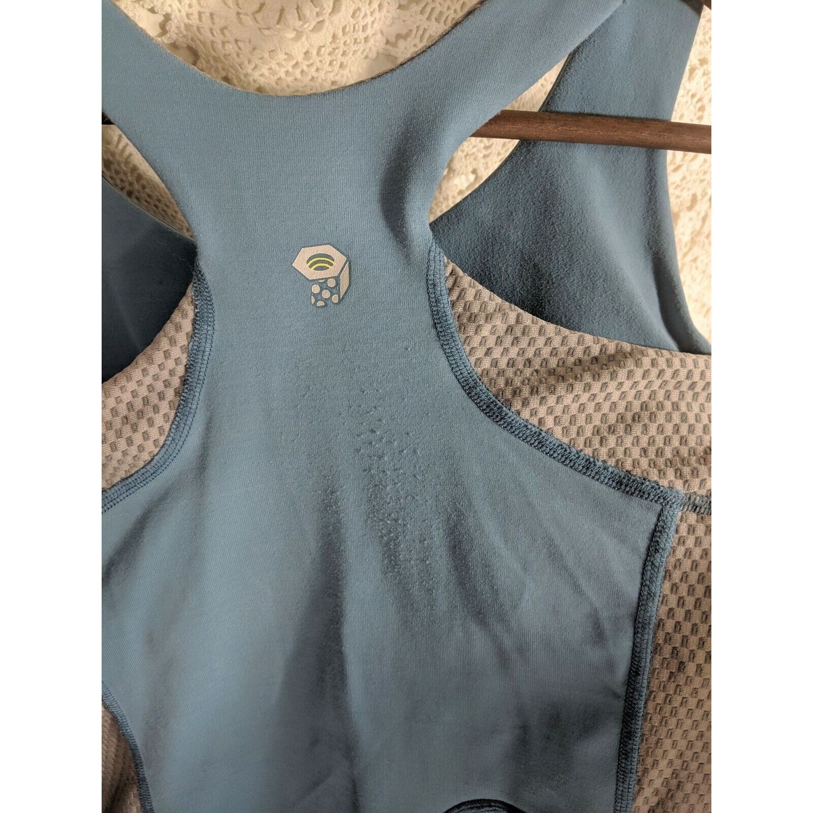 Mountain Hardwear Mountain Hardwear Tank Top Women Medium Built In Shelf Bra Size M / US 6-8 / IT 42-44 - 5 Thumbnail