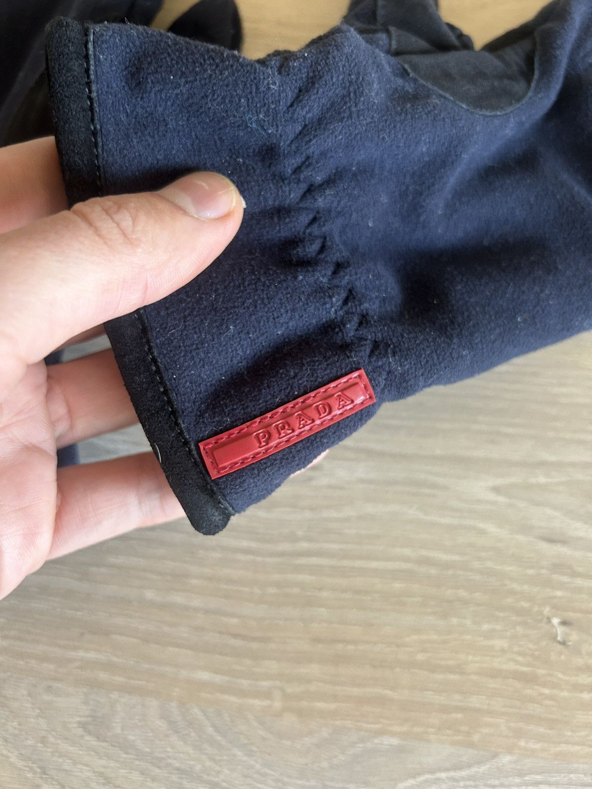 Prada Prada Navy Fleece Gloves with Red Logo Tag Size ONE SIZE - 4 Thumbnail