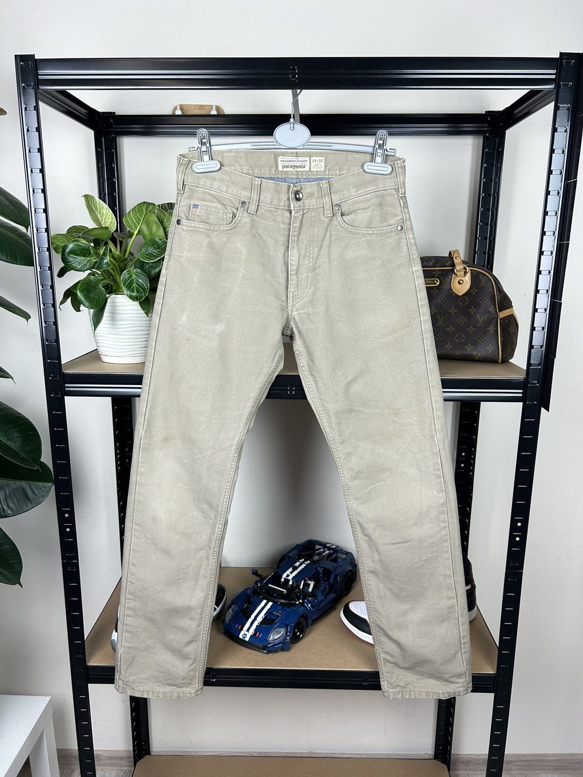 Patagonia Patagonia Jeans Mens 28x32 Corduroy Straight Leg BAGGY Zip Size US 28 / EU 44 - 2 Thumbnail