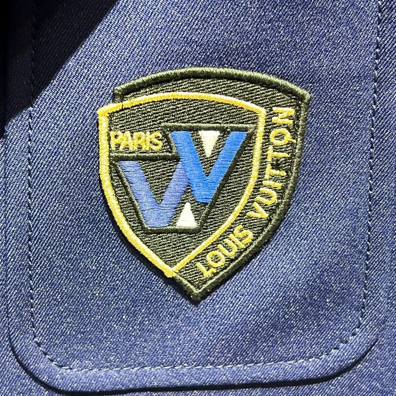 Louis Vuitton Louis Vuitton Blue Badge Preppy Blazer jacket Size XS / US 0-2 / IT 36-38 - 6 Thumbnail