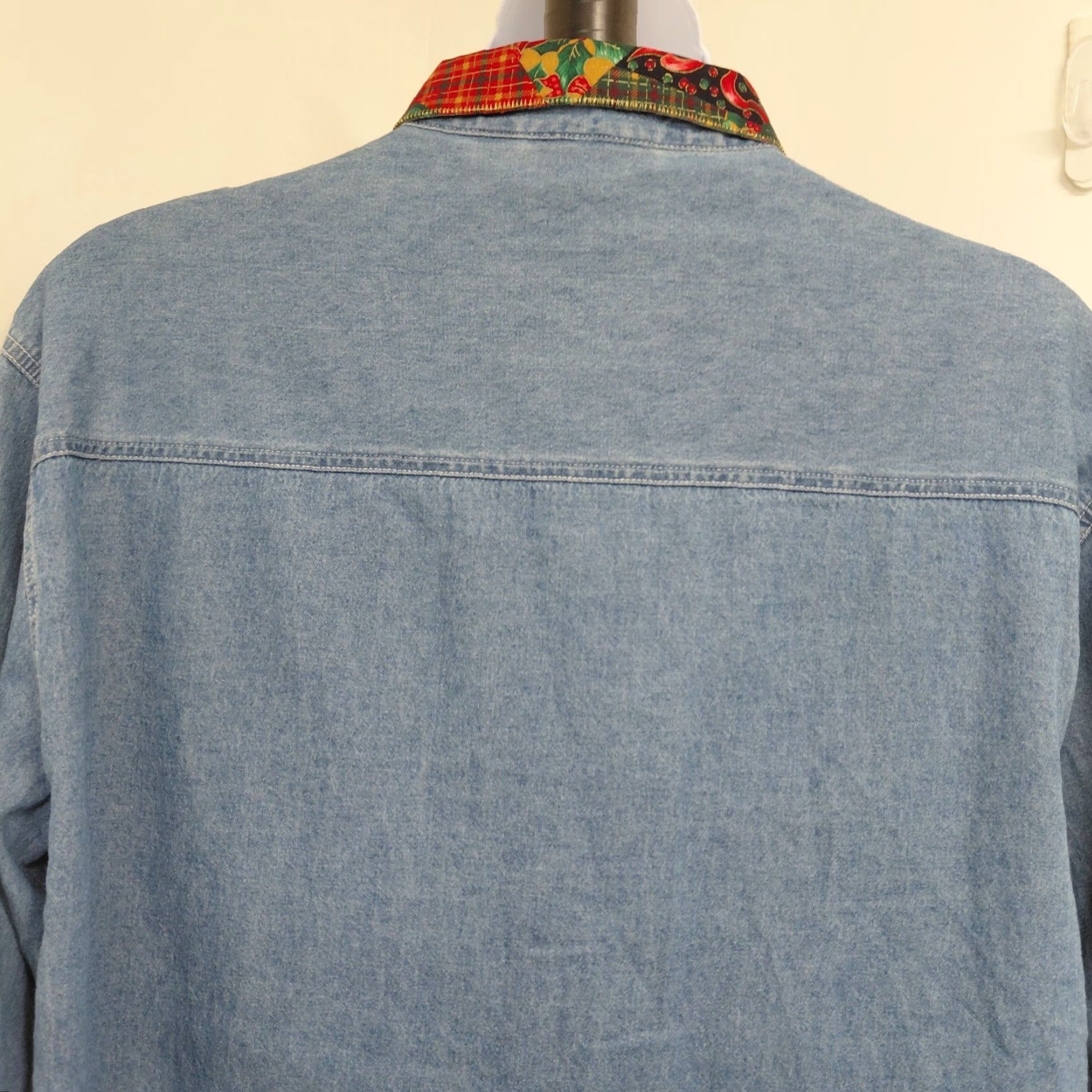 Lee VINTAGE Shane Lee Inc Shirt Womens 2XL Blue Denim Christmas Present Patches With Bows Shirt Womens 2XL Blue Denim Christmas Present Patches With Bows Size XXL / US 16-18 / IT 52-54 - 6 Thumbnail