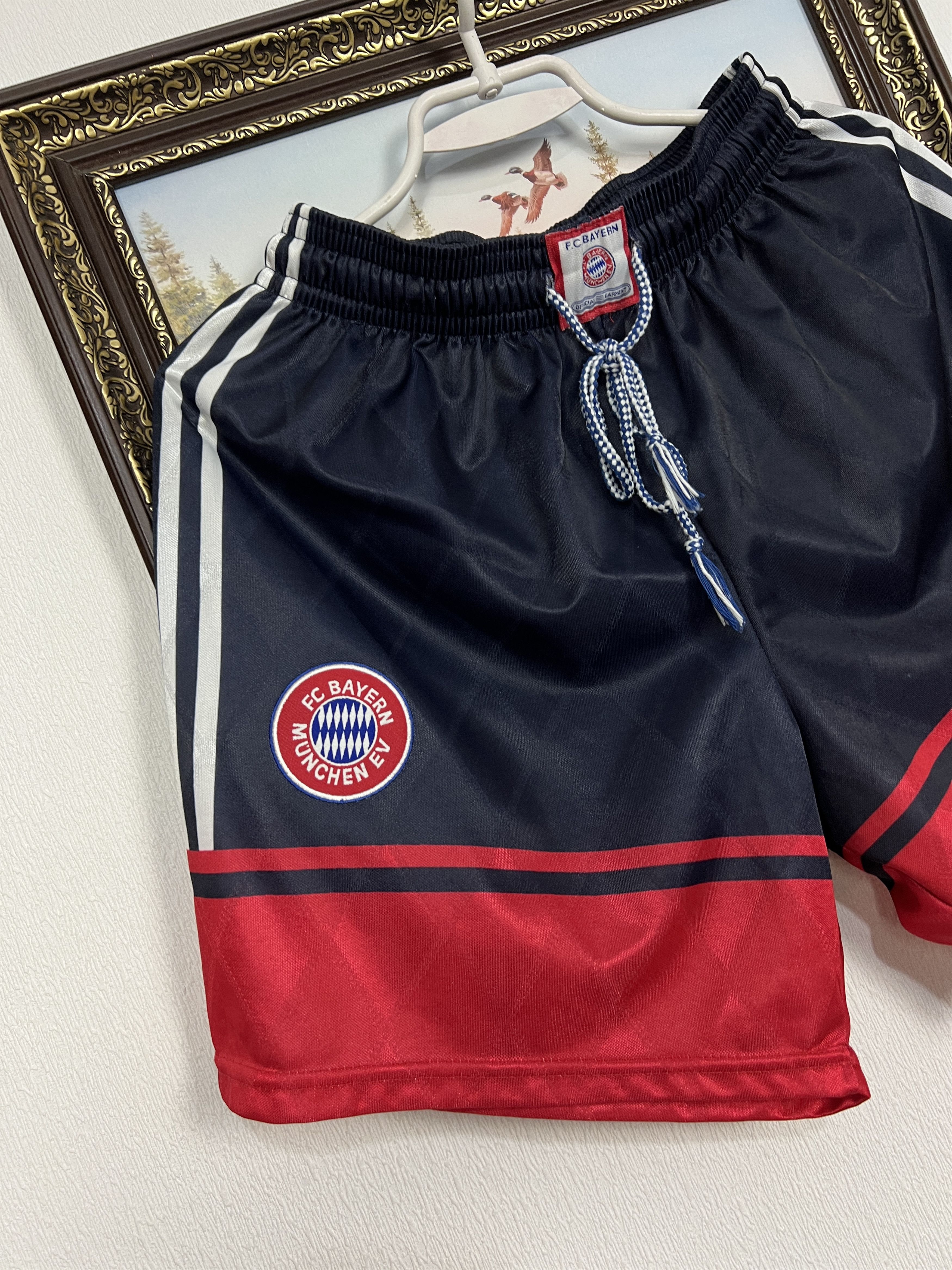 Adidas Vintage 90's Bayern Munich Football Shorts Soccer Athletic Size US 32 / EU 48 - 3 Thumbnail