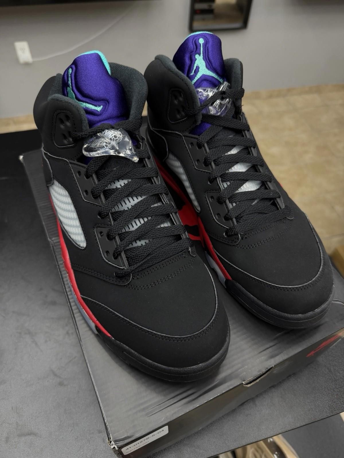 Nike 2020 Nike Air Jordan 5 V Retro Top 3 Size (10) Authentic Size US 10 / EU 43 - 6 Thumbnail