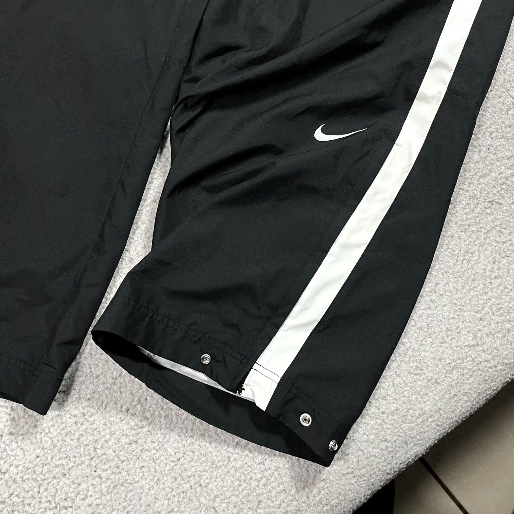 Nike Nike Pants Mens 2XL Black Track Pants Wide Baggy 90s Vintage Stripe Zip Ankle Size US 39 - 5 Thumbnail