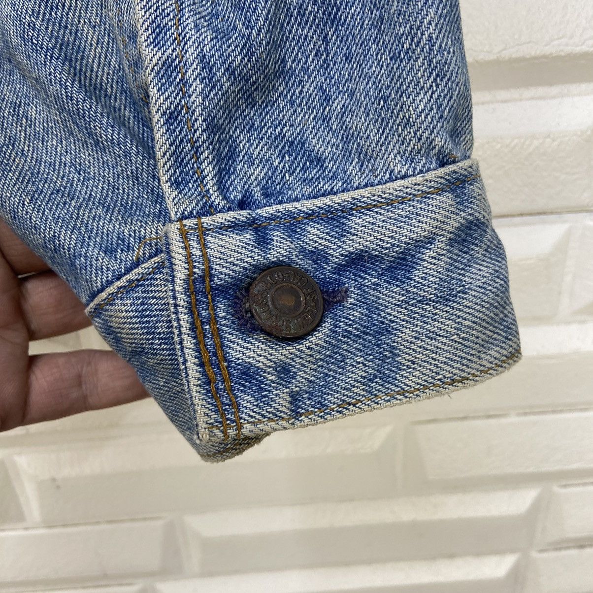 Levi's Vintage Clothing Vintage Levi’s Made in USA #523 Denim Trucker Jacket Size US S / EU 44-46 / 1 - 9 Thumbnail